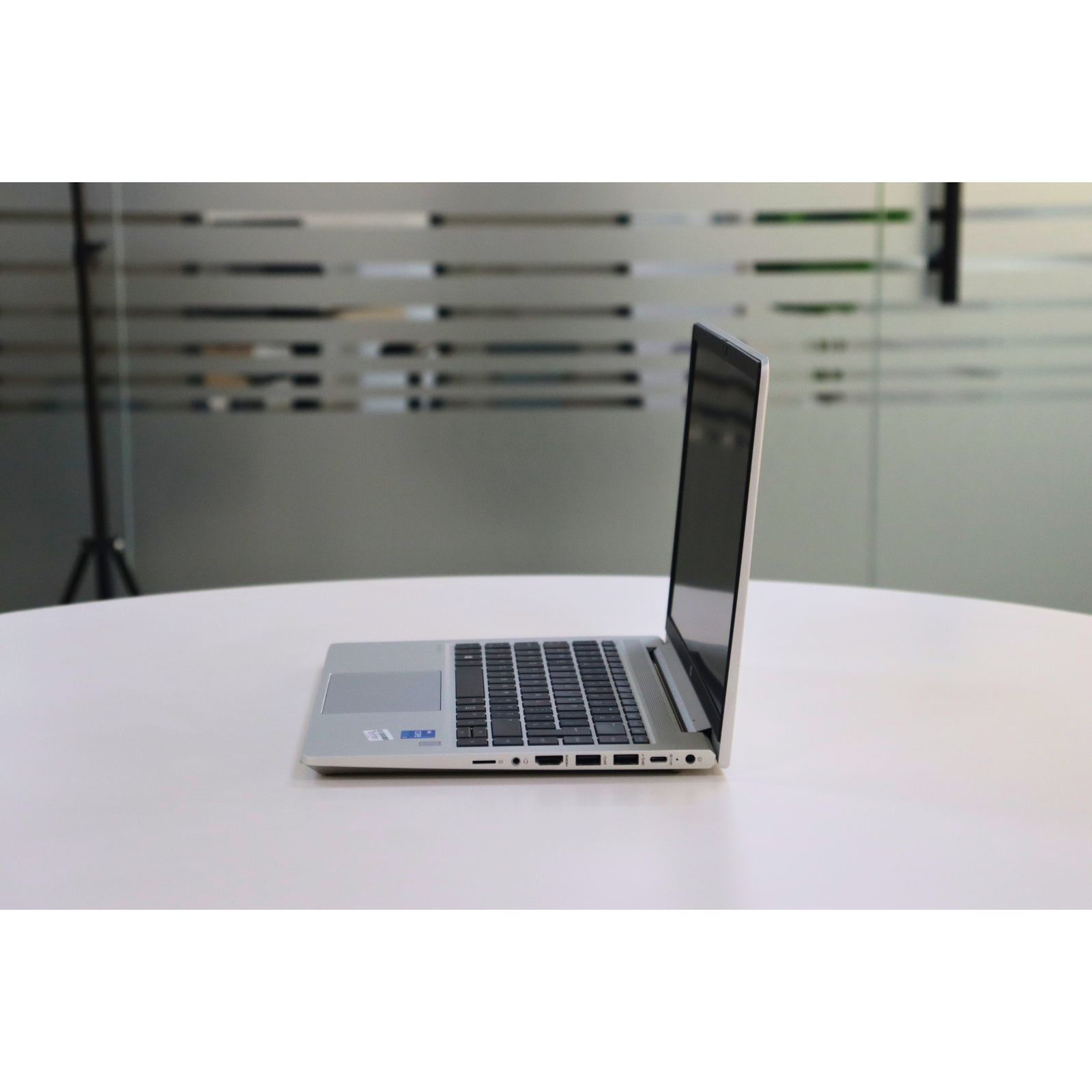 HP PROBOOK 440 G8: 11th Gen i5, 16GB RAM, 256GB SSD, SN:00497