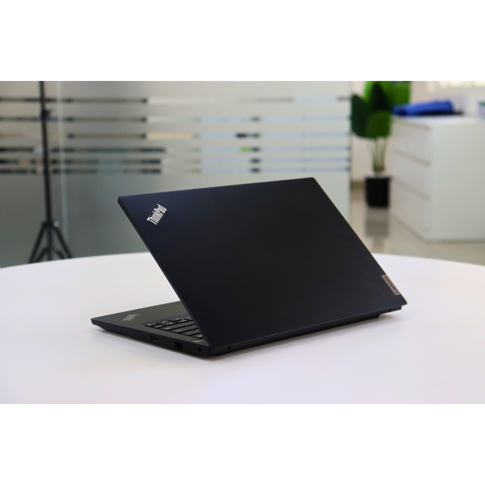 LENOVO THINKPAD E14 GEN 2: 11th Gen i5, 8GB RAM, 256GB SSD, SN:16611