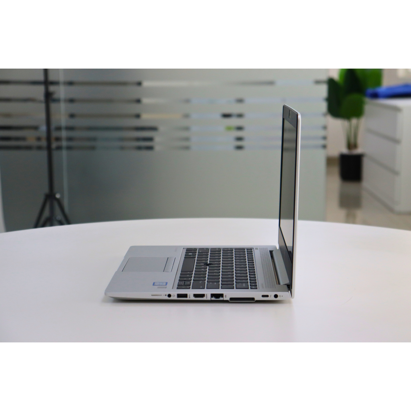 HP ELITEBOOK 830 G5: 8th Gen i7, 16GB RAM, 512GB SSD, SN:918464