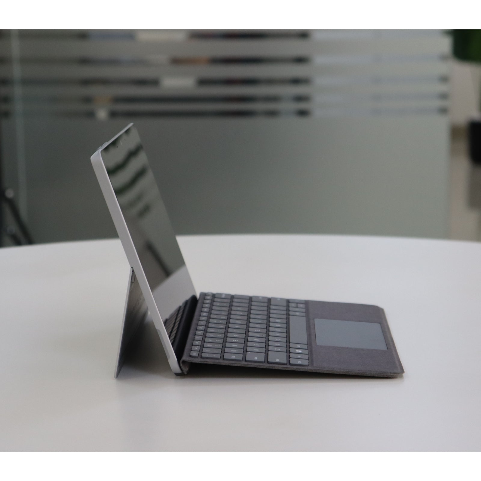 Microsoft SURFACE GO 3: i5, 10th Gen, 4GB RAM, 64GB SSD, SN:918612