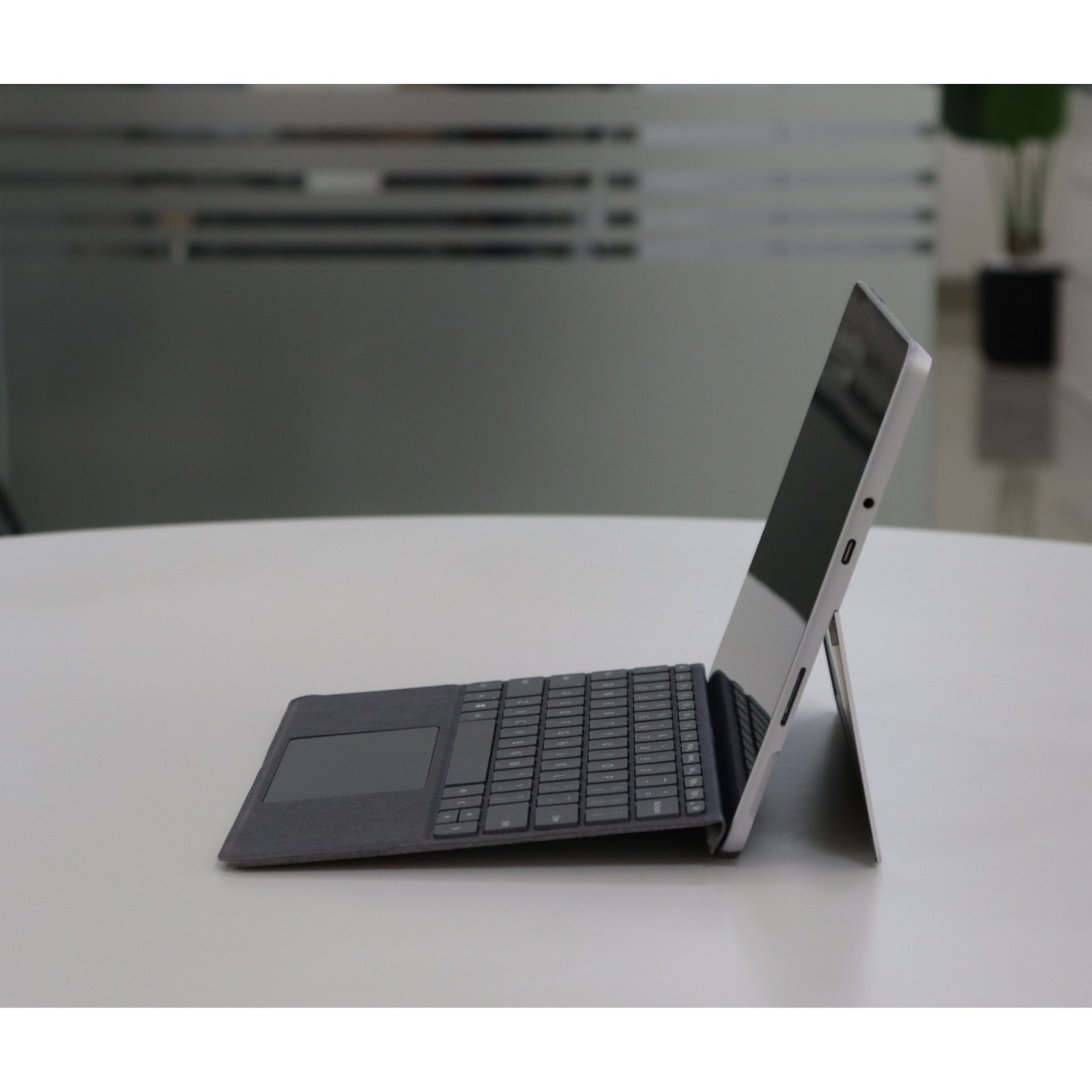 Microsoft SURFACE GO 3: i5, 10th Gen, 4GB RAM, 64GB SSD, SN:18607