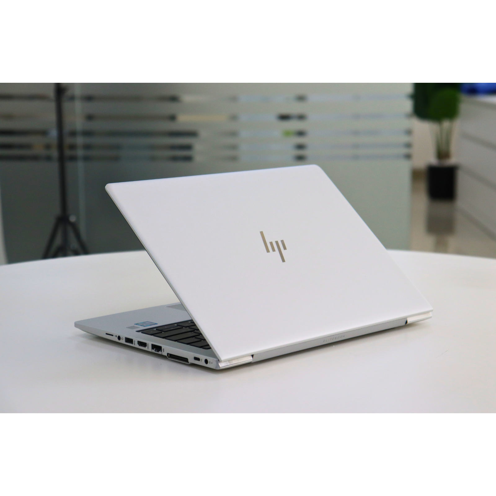 HP ELITEBOOK 830 G5: 8th Gen i7, 16GB RAM, 512GB SSD, SN:18500