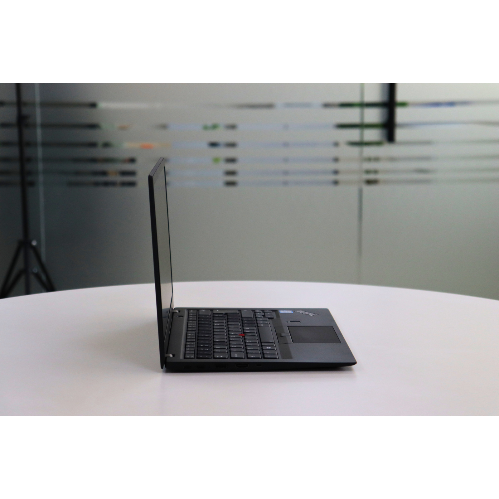 Lenovo THINKPAD X1 Carbon Gen 5: Intel Core i5, 6th Gen, 8GB RAM, 256GB SSD SN:00530