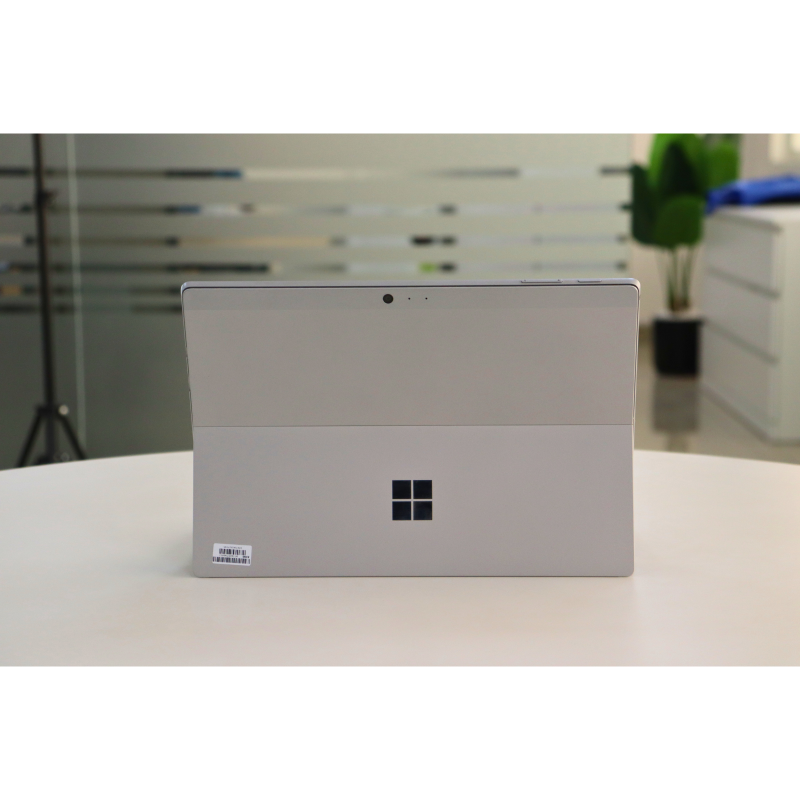 MICROSOFT SURFACE PRO 5: 7th Gen i5, 8GB RAM, 256GB SSD, SN:869945