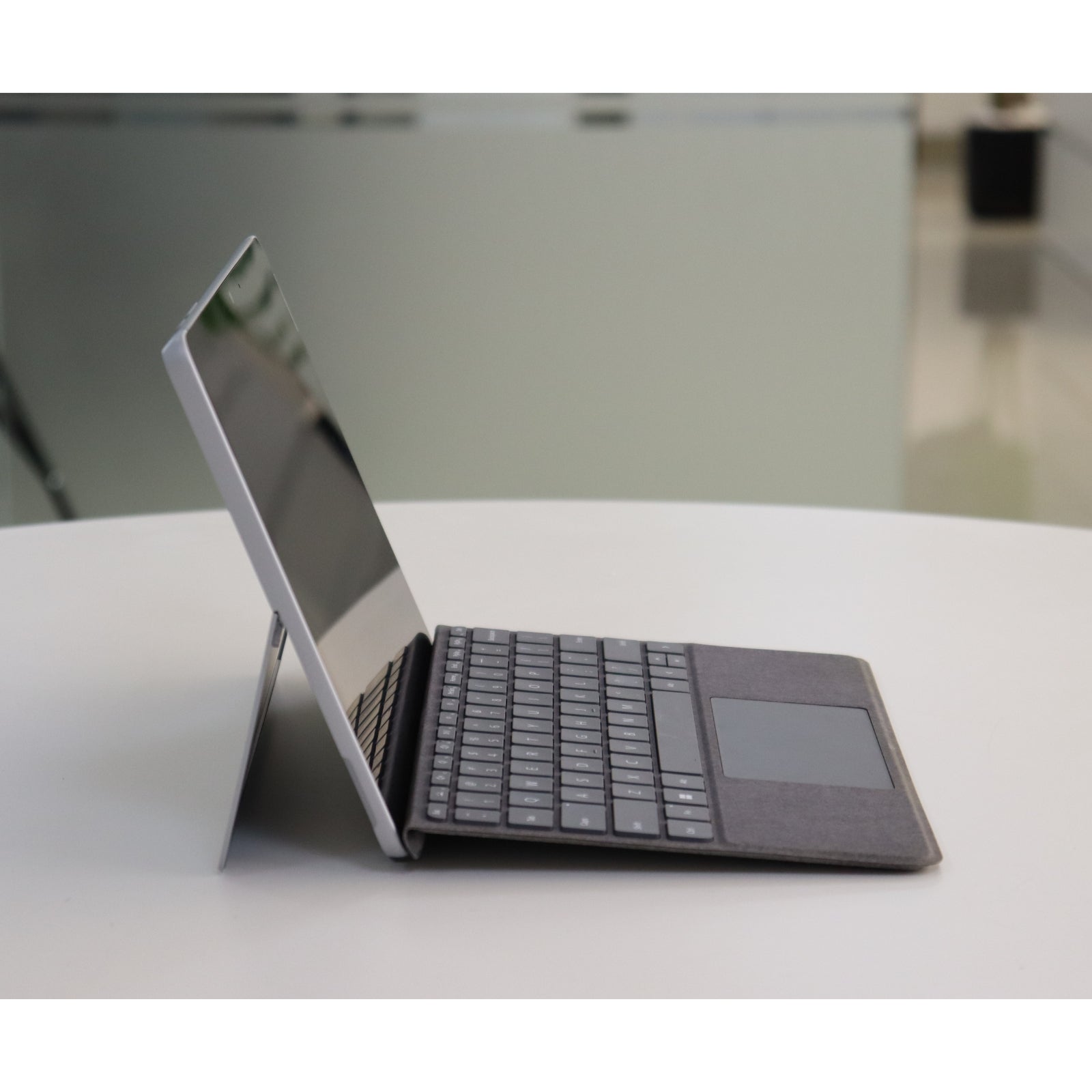 Microsoft SURFACE GO 3: i3, 10th Gen, 4GB RAM, 64GB SSD, SN:18647