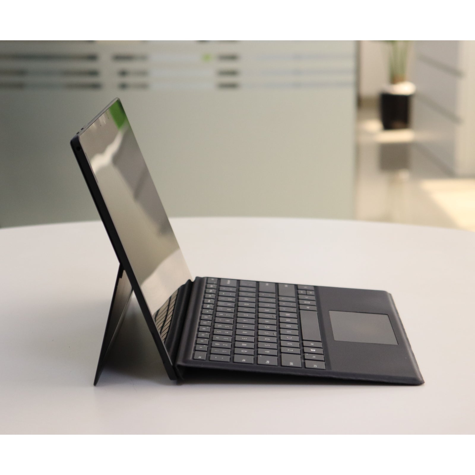 MICROSOFT SURFACE PRO 7+: 11th Gen i5, 8GB RAM, 256GB SSD, SN:918641