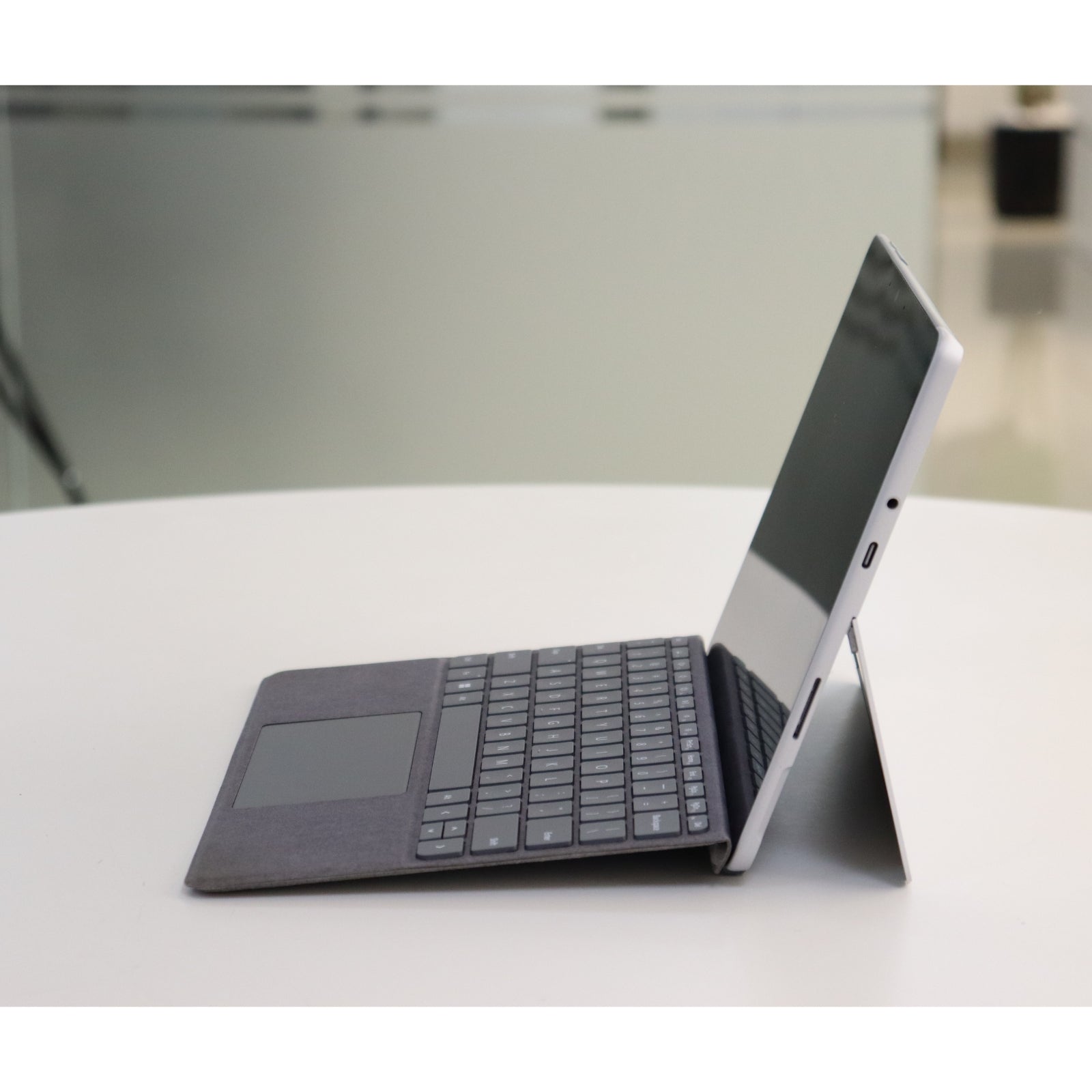 Microsoft SURFACE GO 3: i3, 10th Gen, 4GB RAM, 64GB SSD, SN:18622