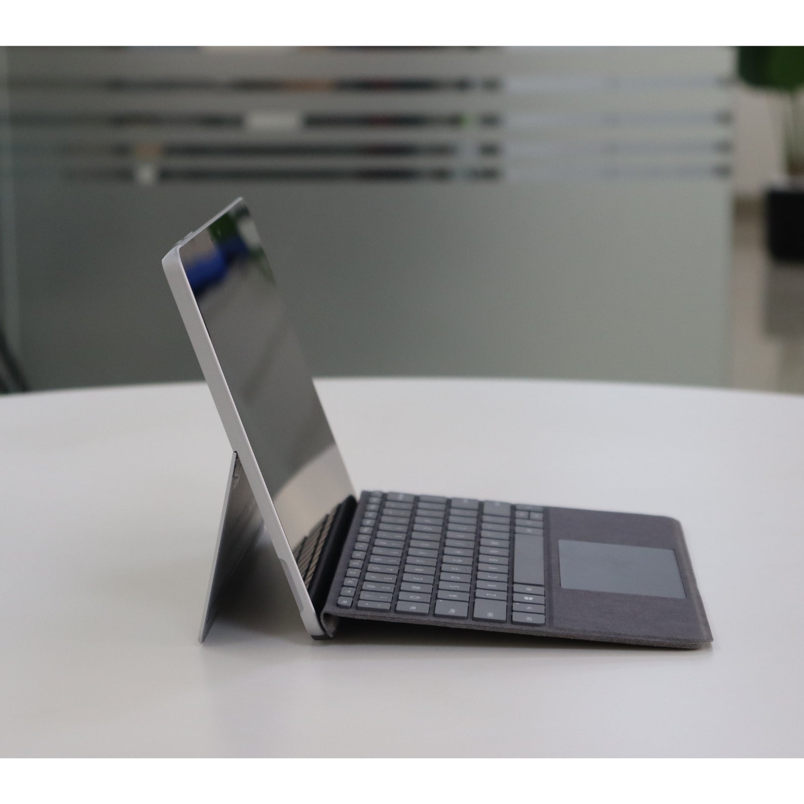 Microsoft SURFACE GO 3: i5, 10th Gen, 4GB RAM, 64GB SSD, SN:18607