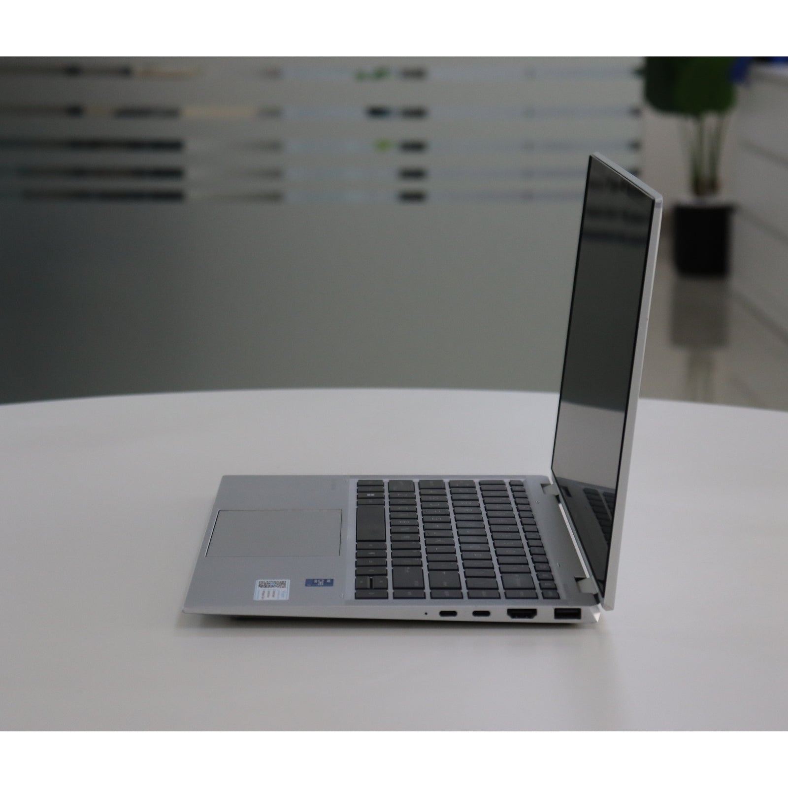 HP ELITEBOOK X360 1040 G8: Intel Core i7, 11th Gen, 16GB RAM, 512GB SSD SN:21445