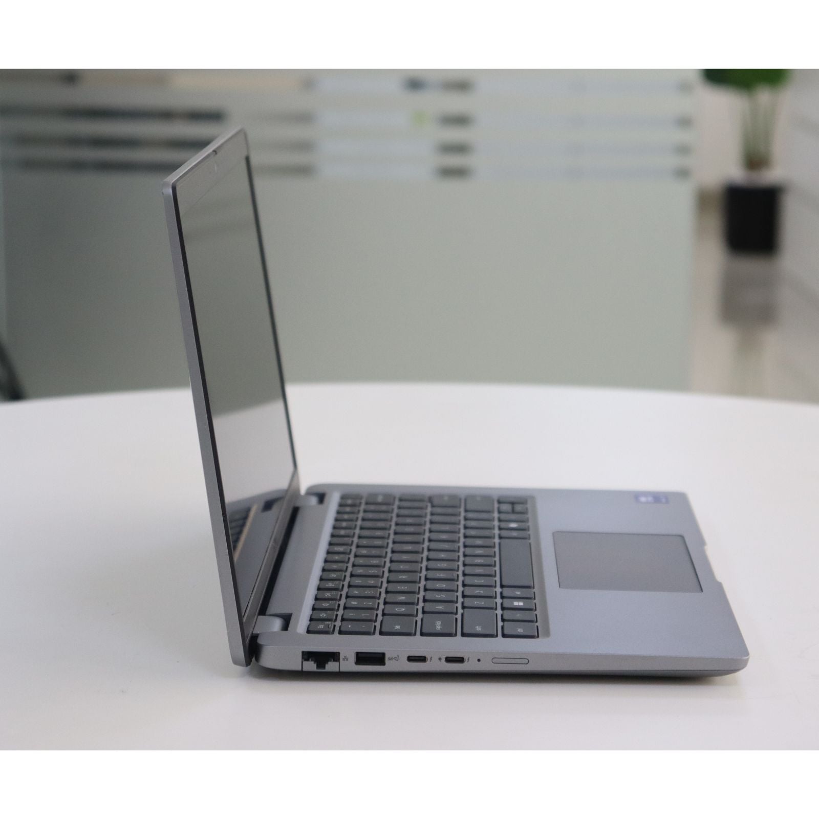 Dell LATITUDE 5450: Ultra 5, 16GB RAM, 256GB SSD, SN:97844
