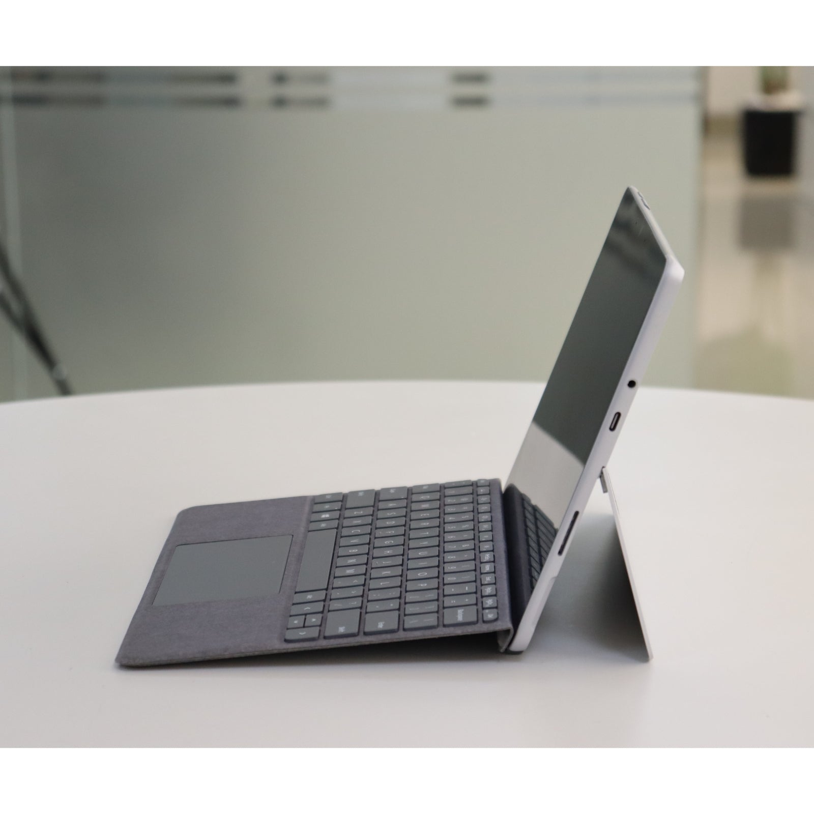 Microsoft SURFACE GO 3: i3, 10th Gen, 4GB RAM, 64GB SSD, SN:18621
