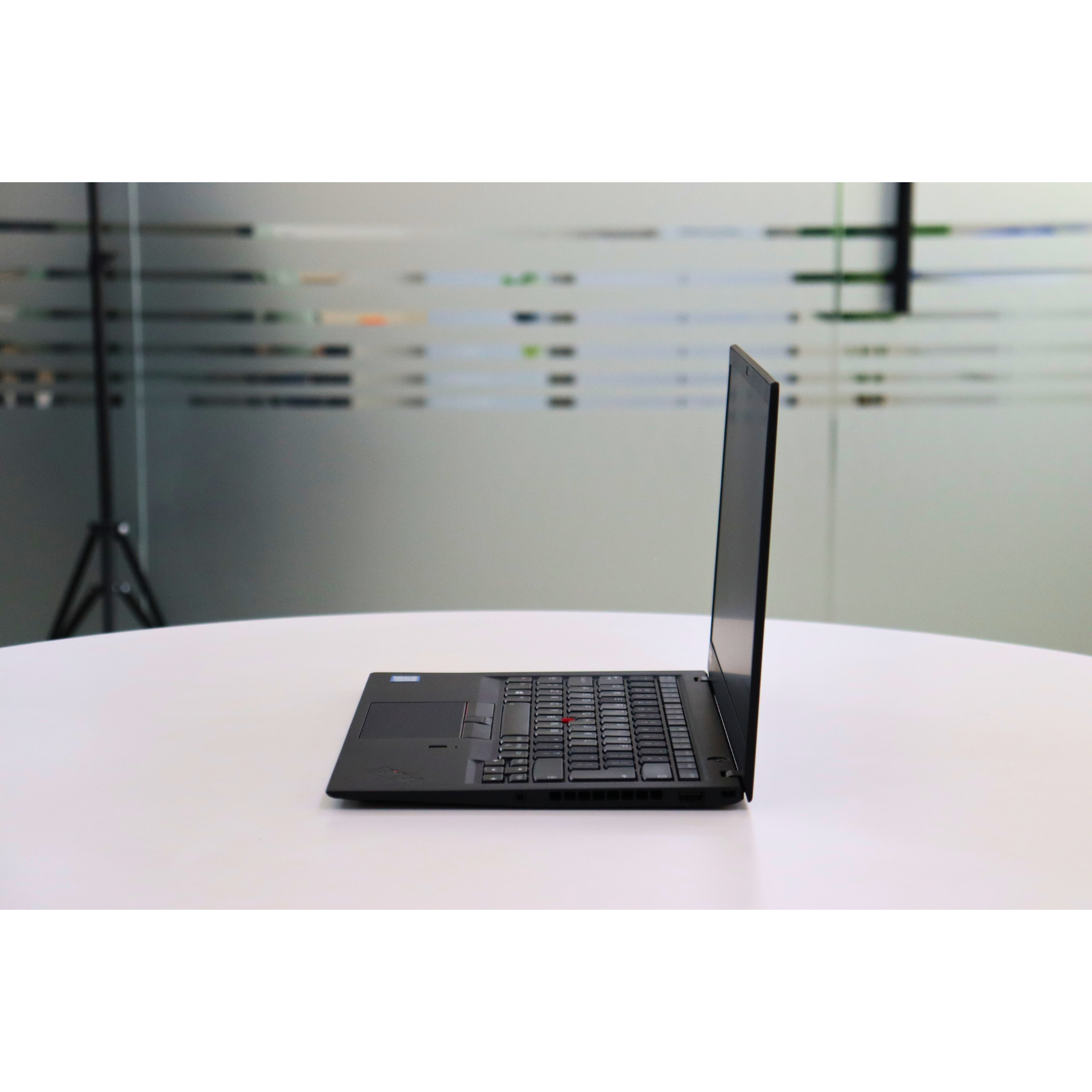 Lenovo ThinkPad X1 Carbon 6th: Intel Core i5, 8th Gen, 8GB RAM, 256GB SSD SN:01480