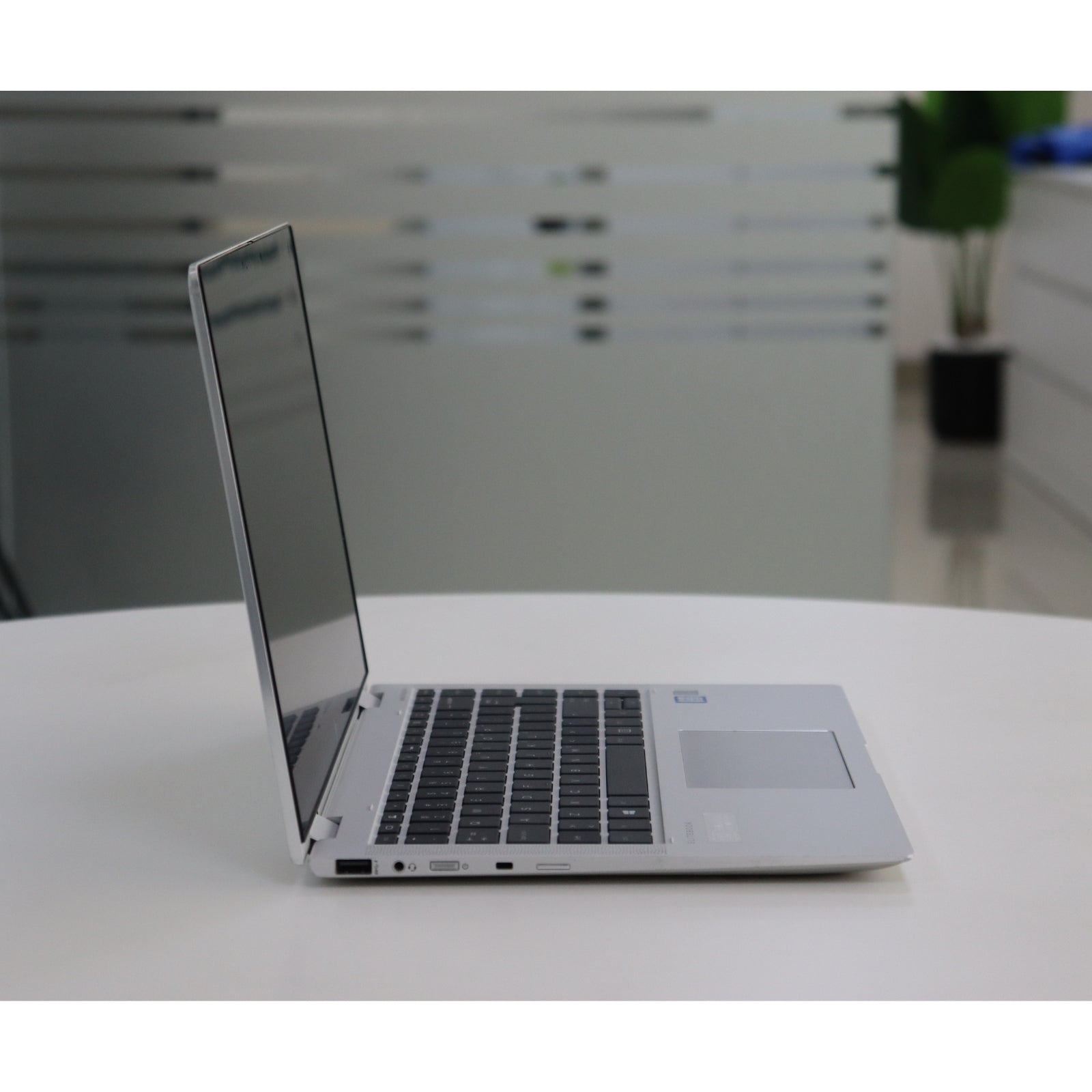 HP ELITEBOOK X360 1040 G6: Intel Core i5, 8th Gen, 8GB RAM, 256GB SSD SN:00788