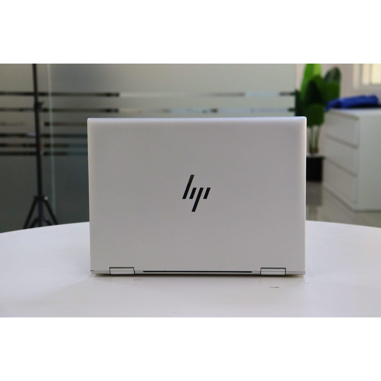 HP ELITEBOOK X360 1040 G9: 12th Gen i7, 16GB RAM, 256GB SSD, SN:18842