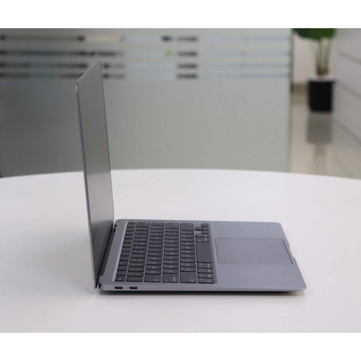 Apple MacBook Air A2337(2020): M1, 8GB RAM, 256GB SSD, SN:78257