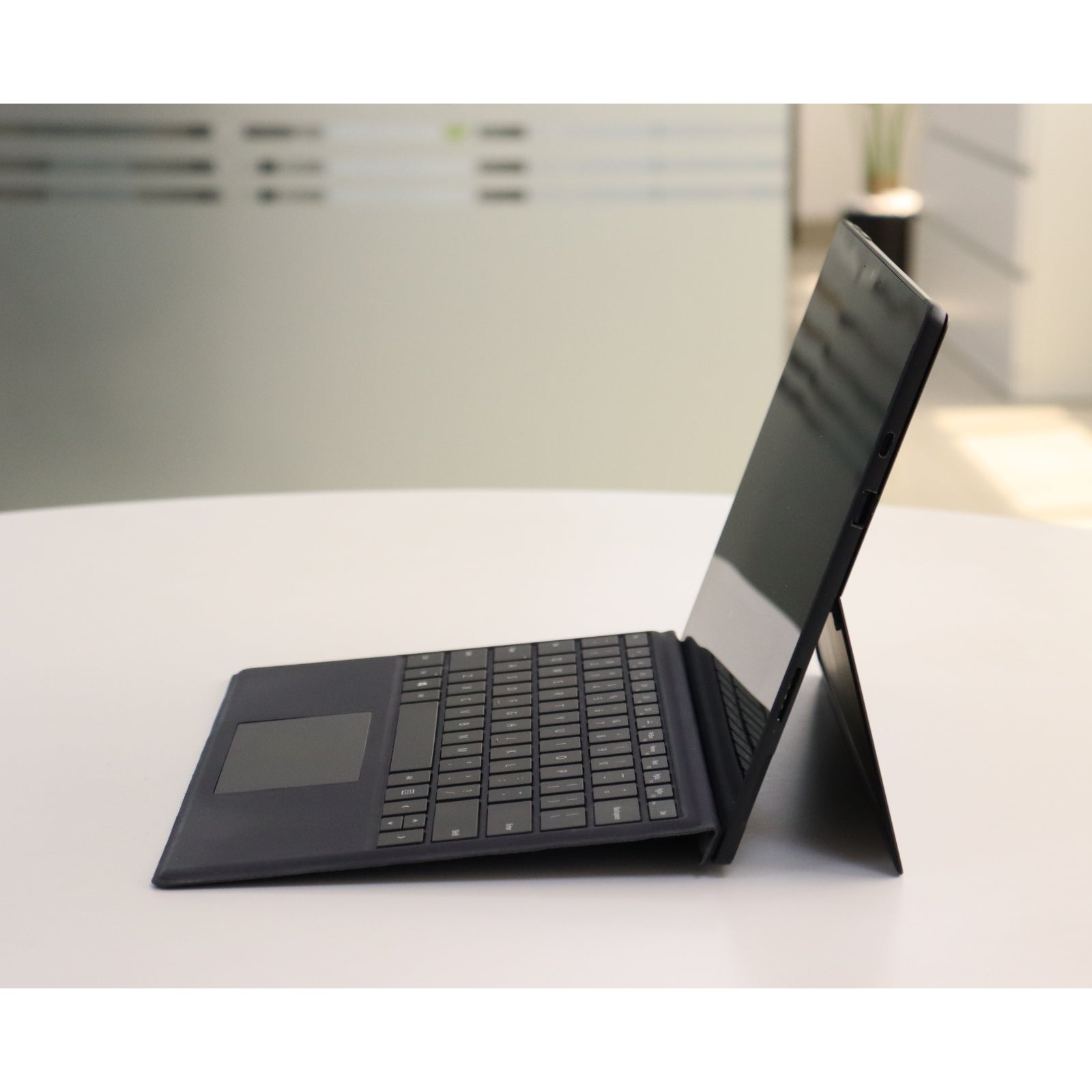 MICROSOFT SURFACE PRO 7+: 11th Gen i5, 8GB RAM, 256GB SSD, SN:918641