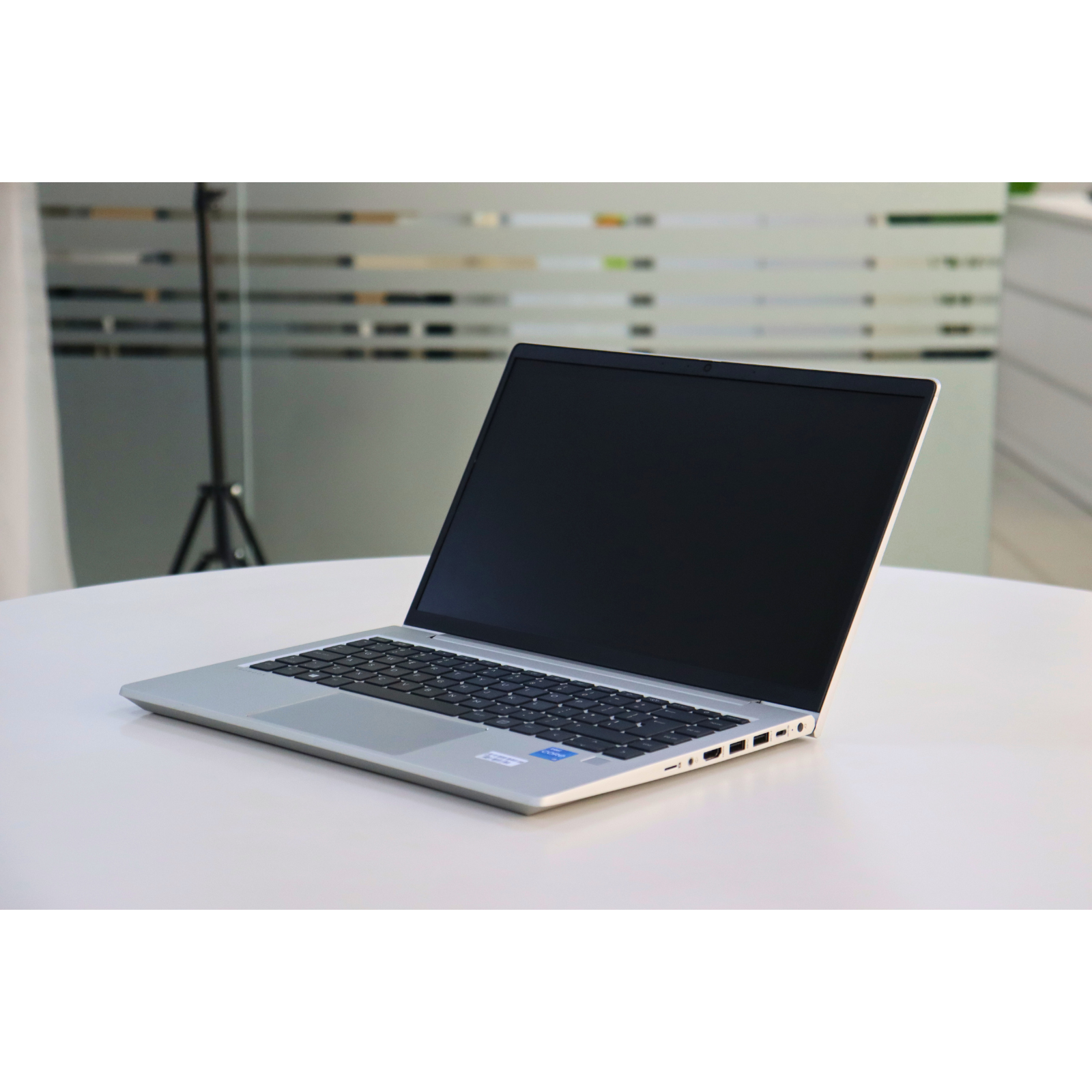 HP PROBOOK 640 G8: 11th Gen i5, 16GB RAM, 256GB SSD, SN:01238