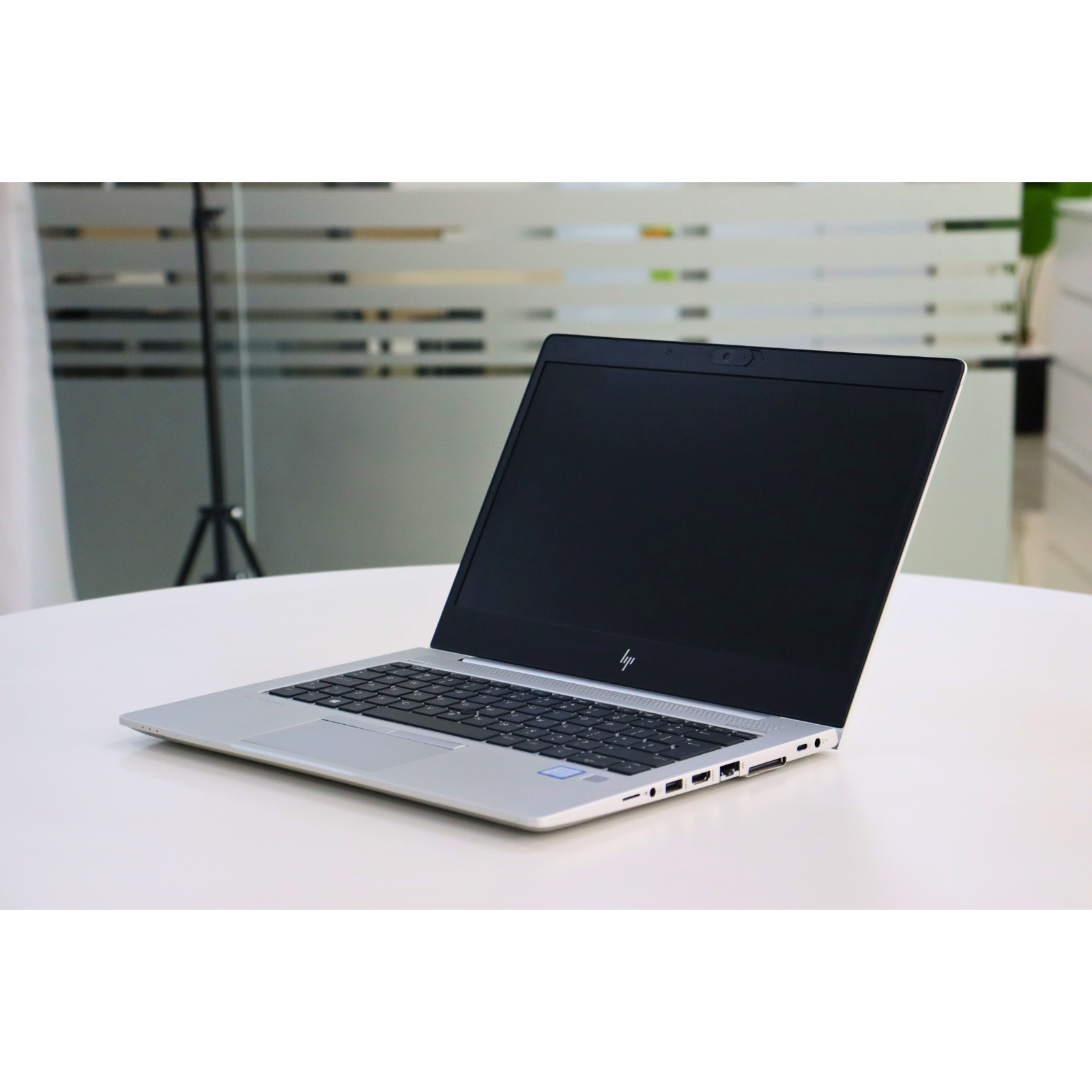 HP ELITEBOOK 830 G5: 8th Gen i5, 16GB RAM, 256GB SSD, SN:00609