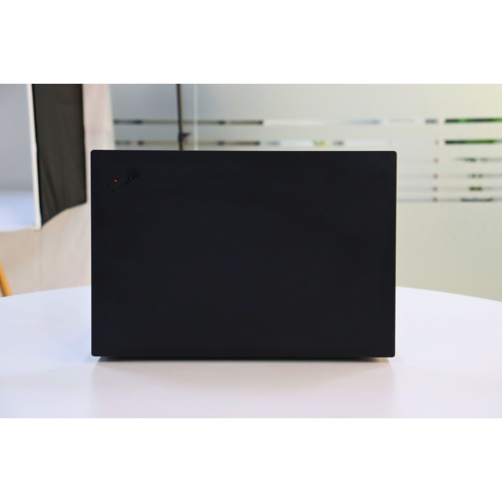 LENOVO THINKPAD P1 GEN 3: Intel Core i9, 10th Gen, 8GB RAM, 256GB SSD SN:00558