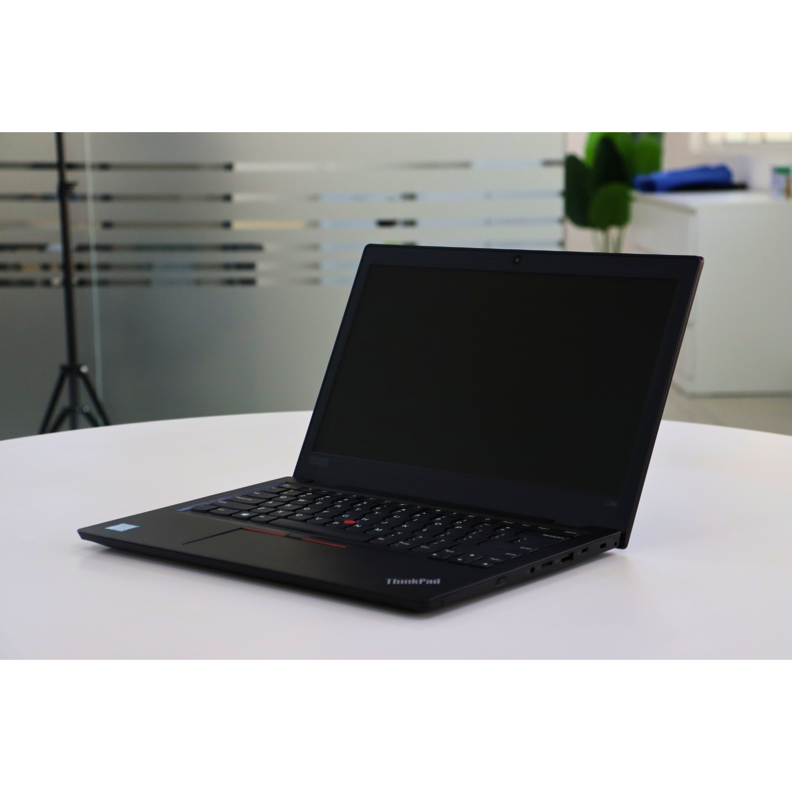 Lenovo THINKPAD L390: 8th Gen i5, 8GB RAM, 256GB SSD, SN:16320