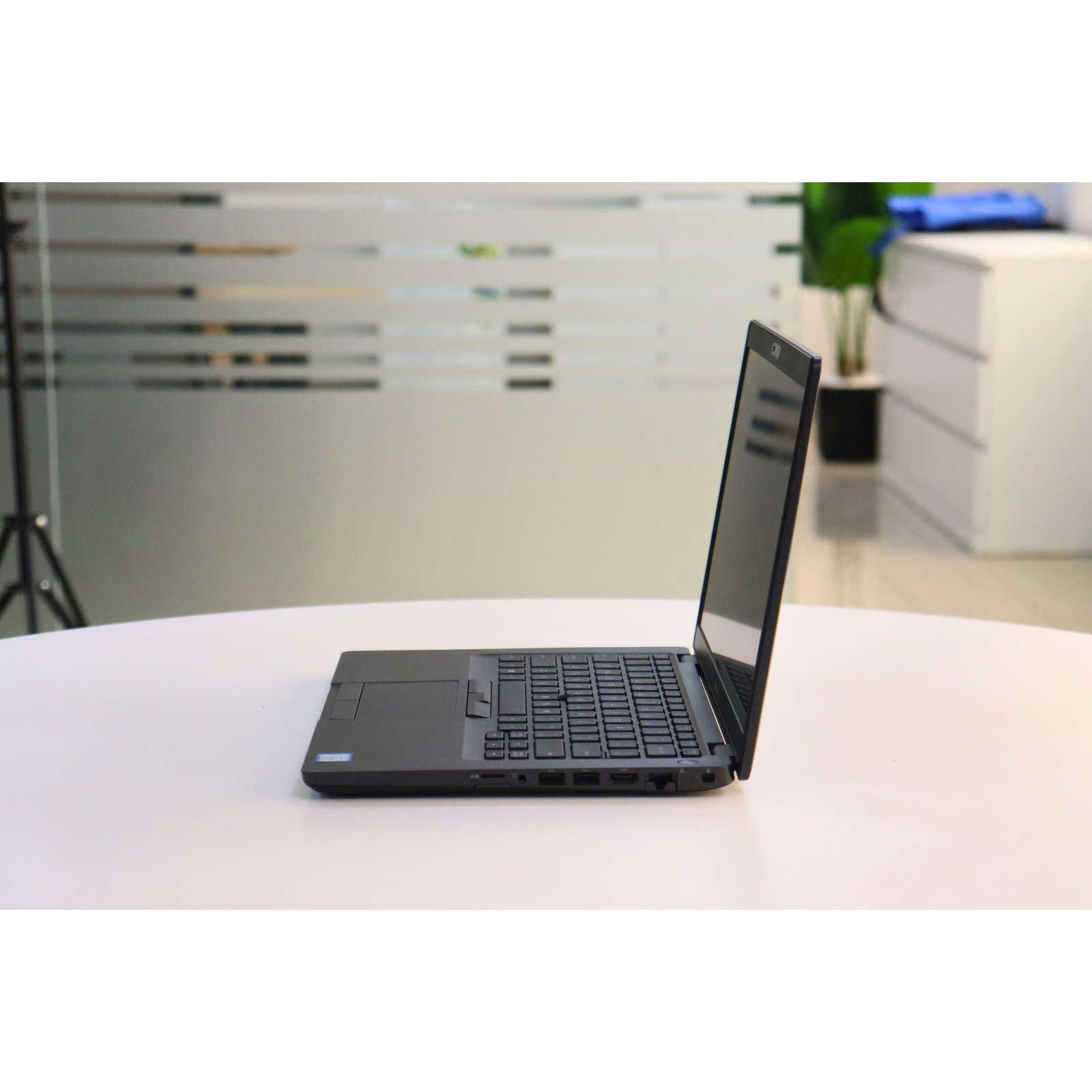 DELL LATITUDE 5400: 8th Gen i7, 16GB RAM, 256GB SSD, SN:04662