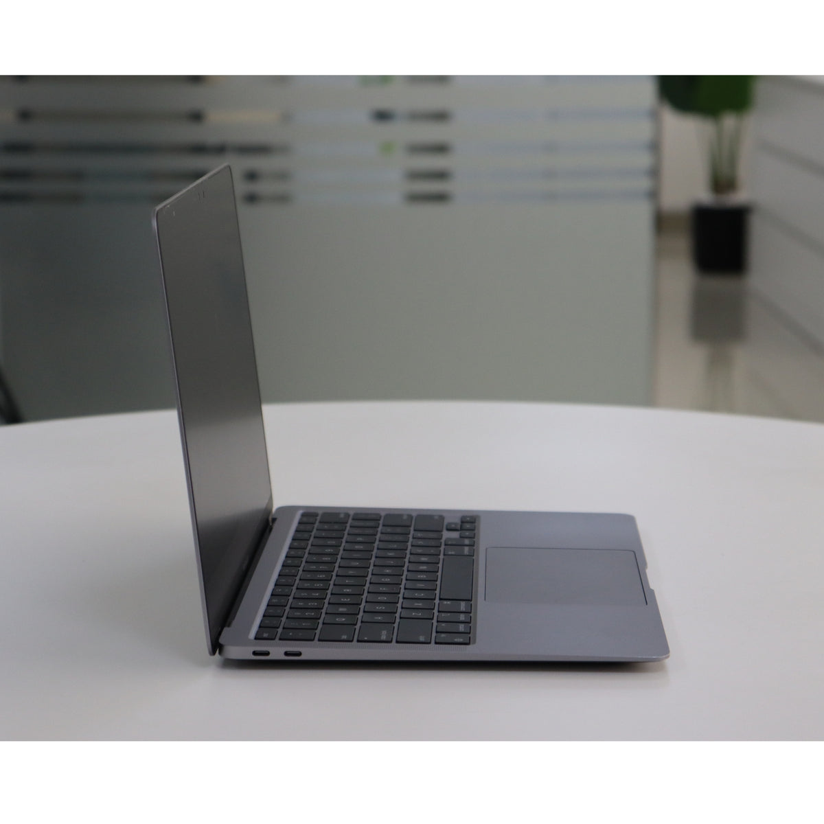 Apple MacBook Air A2337(2020): M1, 8GB RAM, 256GB SSD, SN:58610