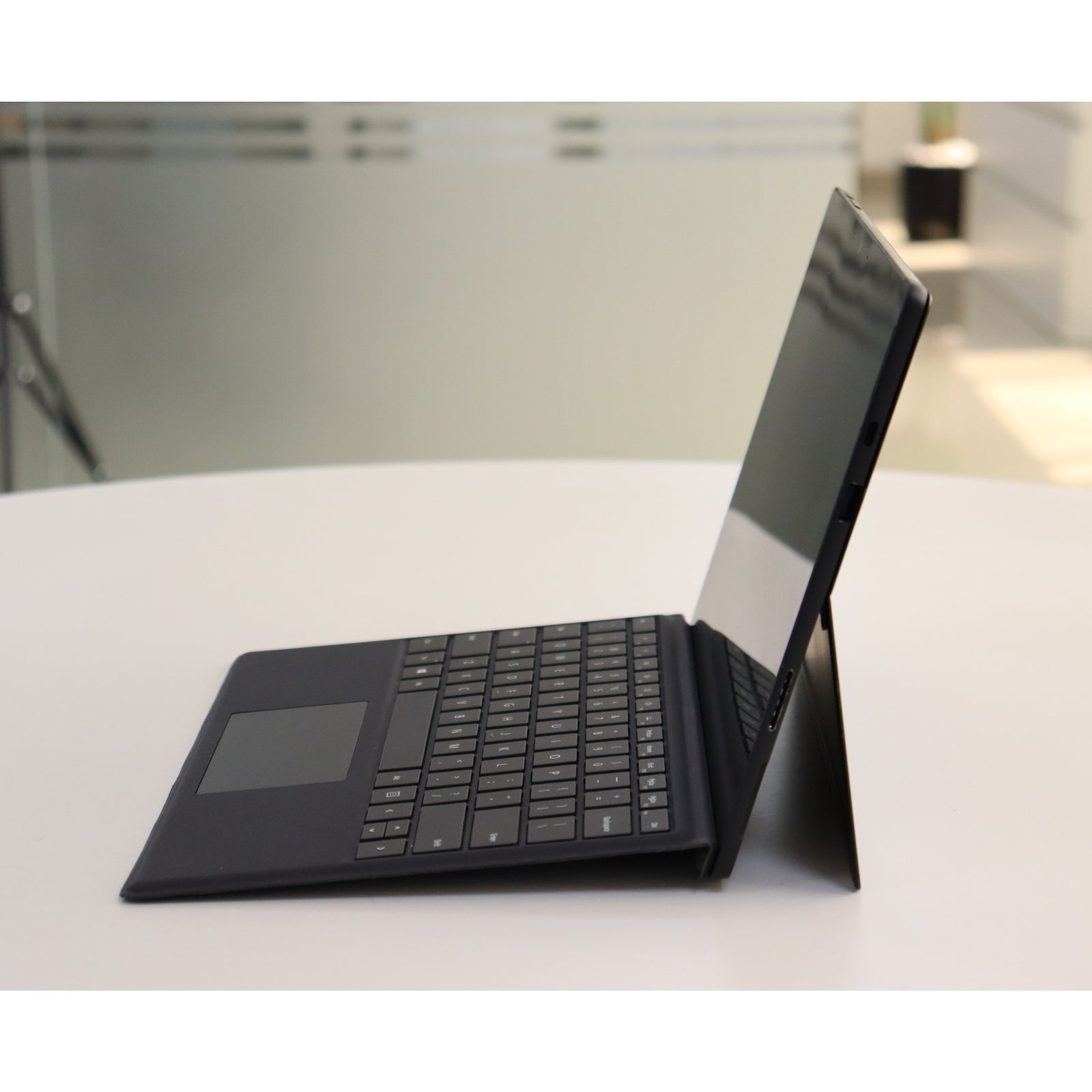 MICROSOFT SURFACE PRO 7+: 11th Gen i5, 8GB RAM, 256GB SSD, SN:18644