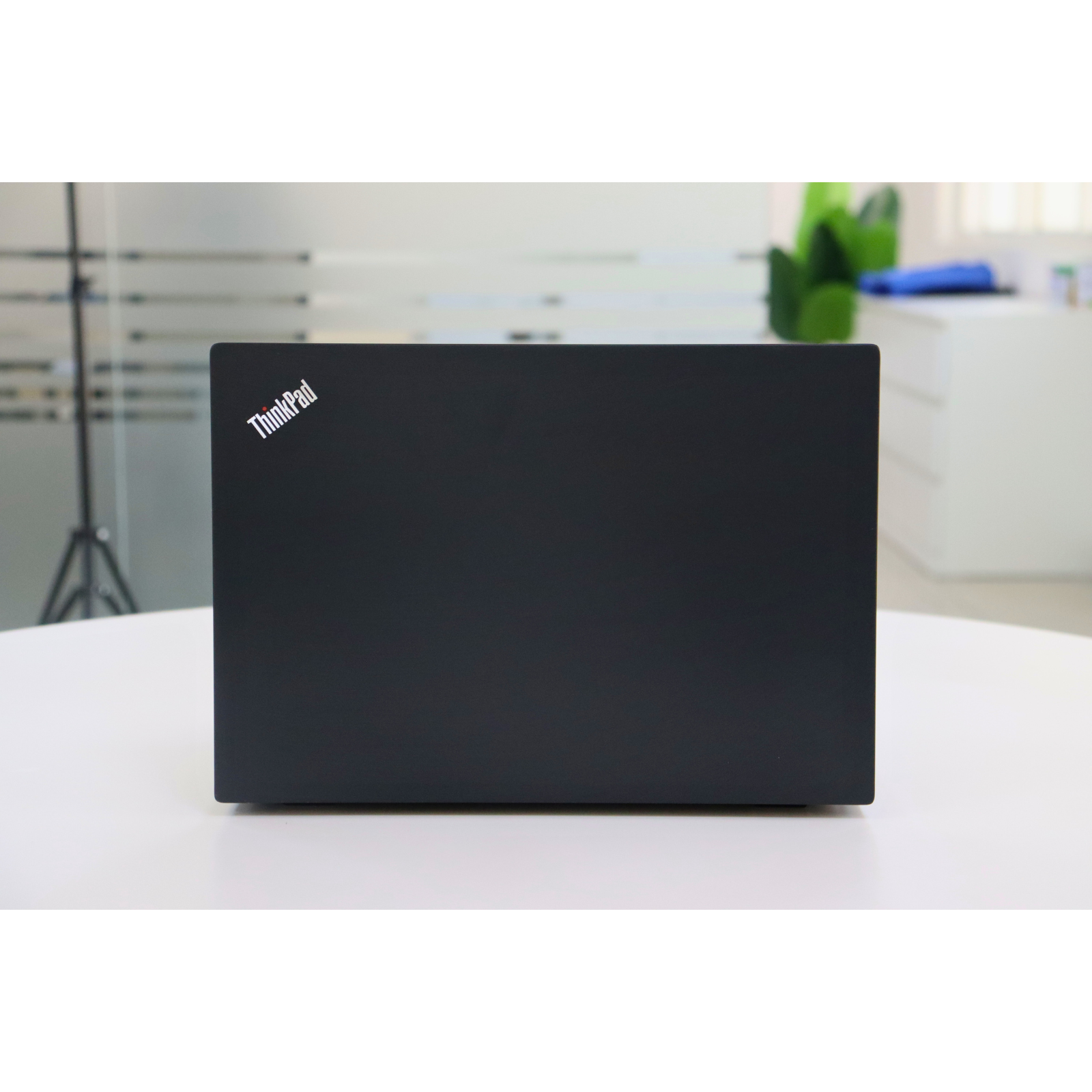 Lenovo THINKPAD L390: 8th Gen i5, 8GB RAM, 256GB SSD, SN:196325