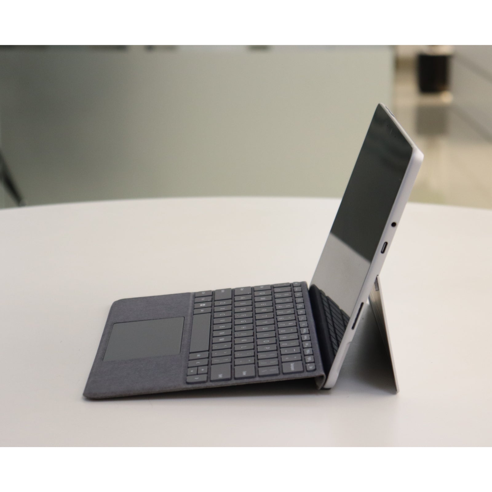 Microsoft SURFACE GO 3: i3, 10th Gen, 4GB RAM, 64GB SSD, SN:18619