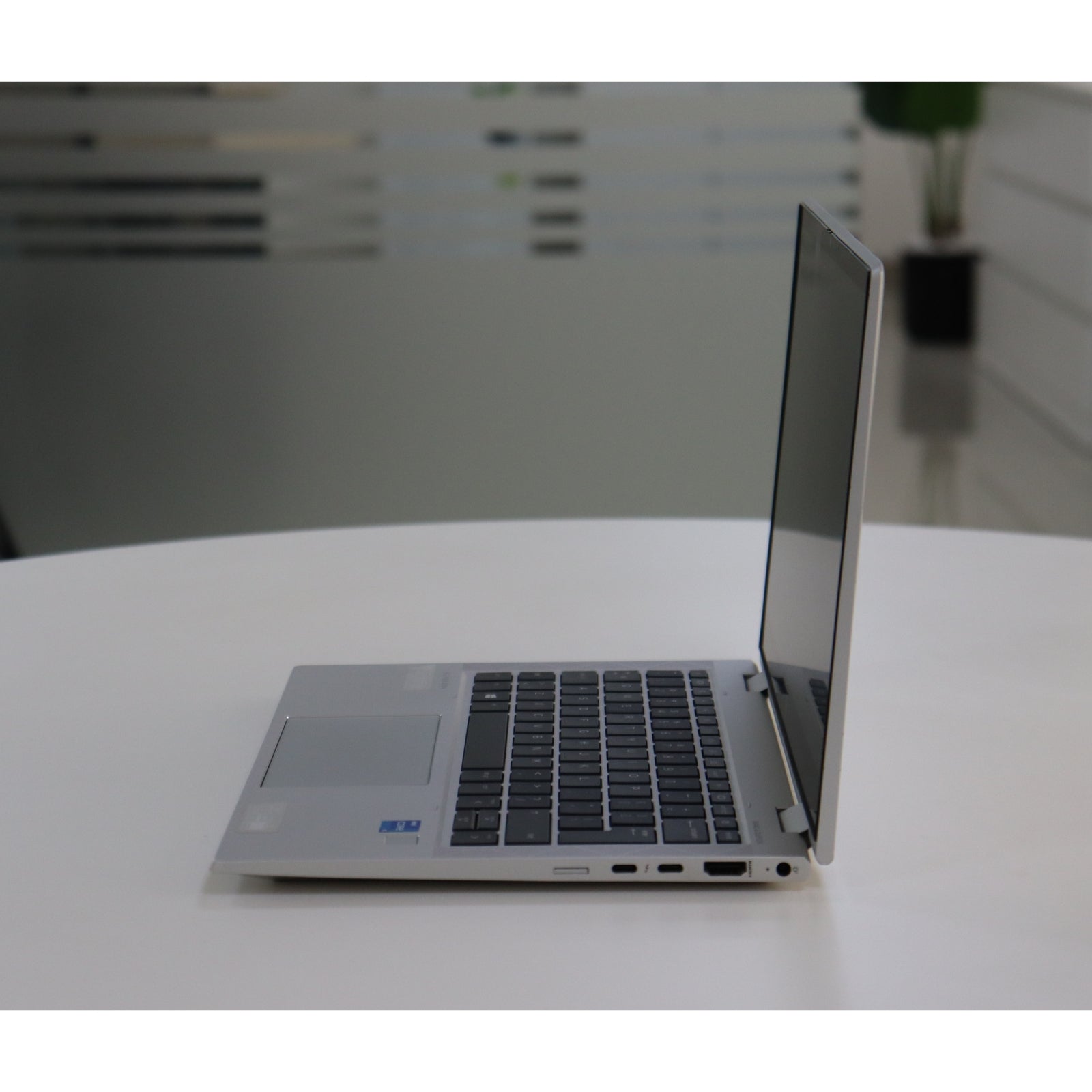 HP ELITEBOOK X360 830 G8: 11th Gen i5, 16GB RAM, 256GB SSD, SN:00020