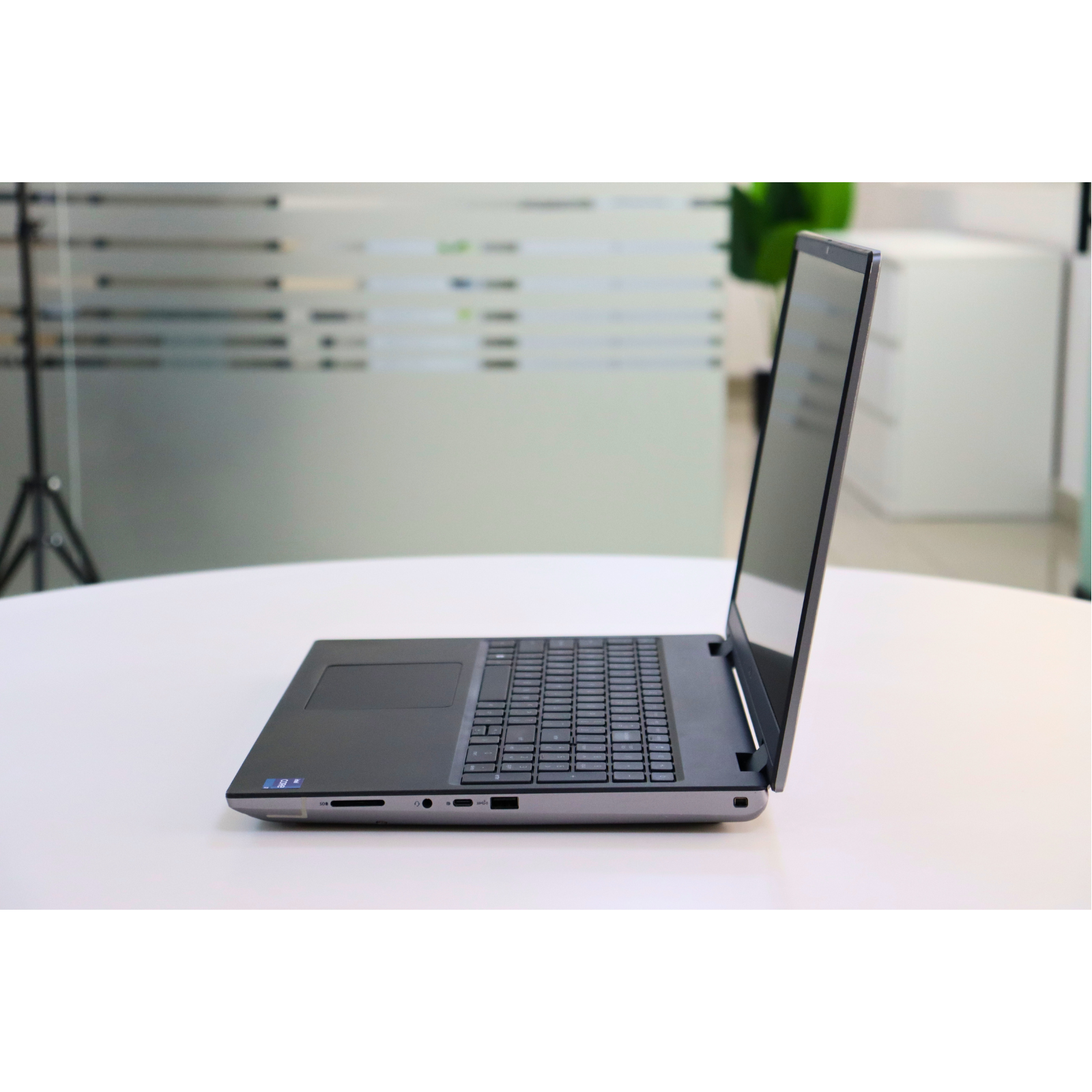 Dell PRECISION 7670: 12th Gen i7, 64GB RAM, 512GB SSD, SN:19510