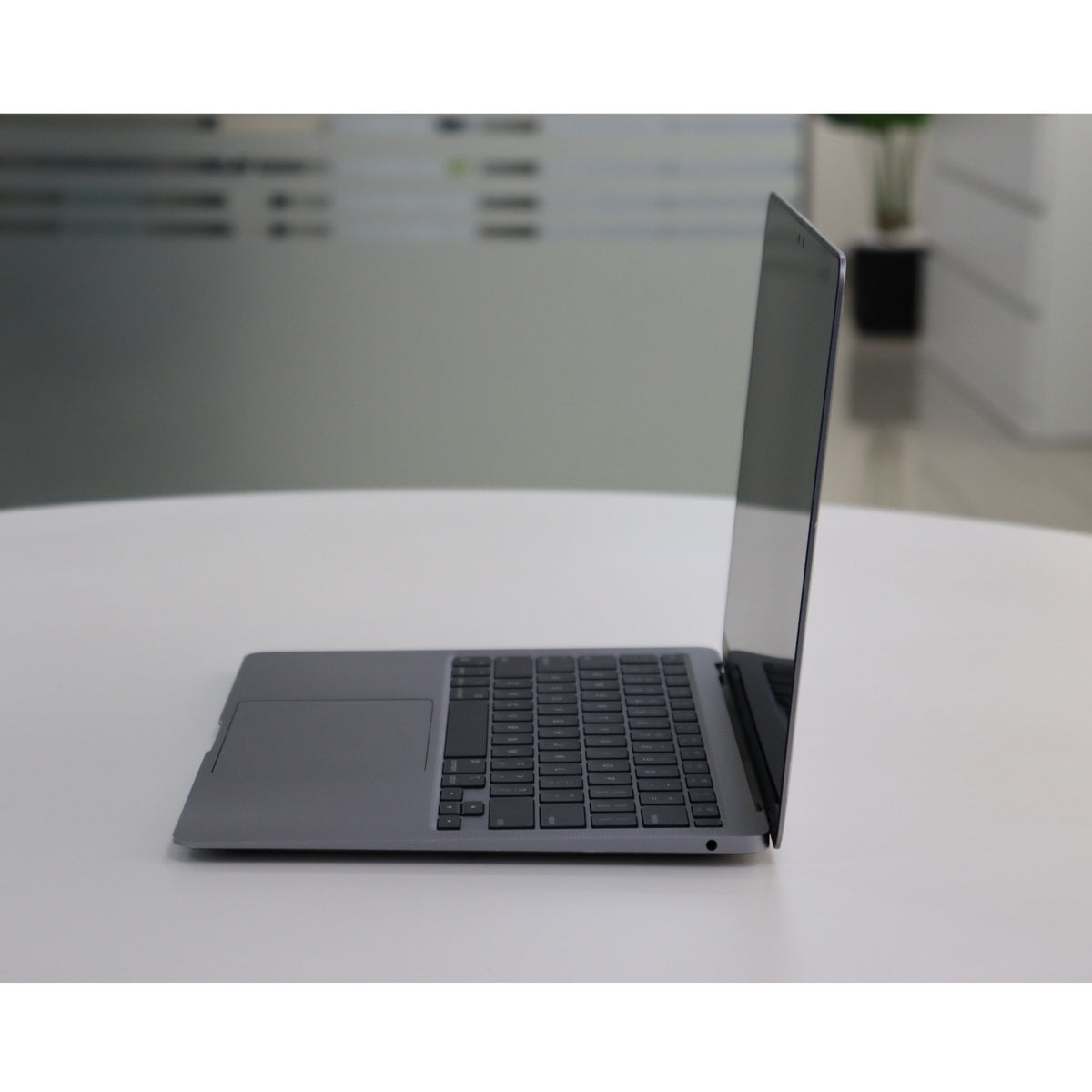 Apple MacBook Air A2337(2020): M1, 8GB RAM, 256GB SSD, SN:60655