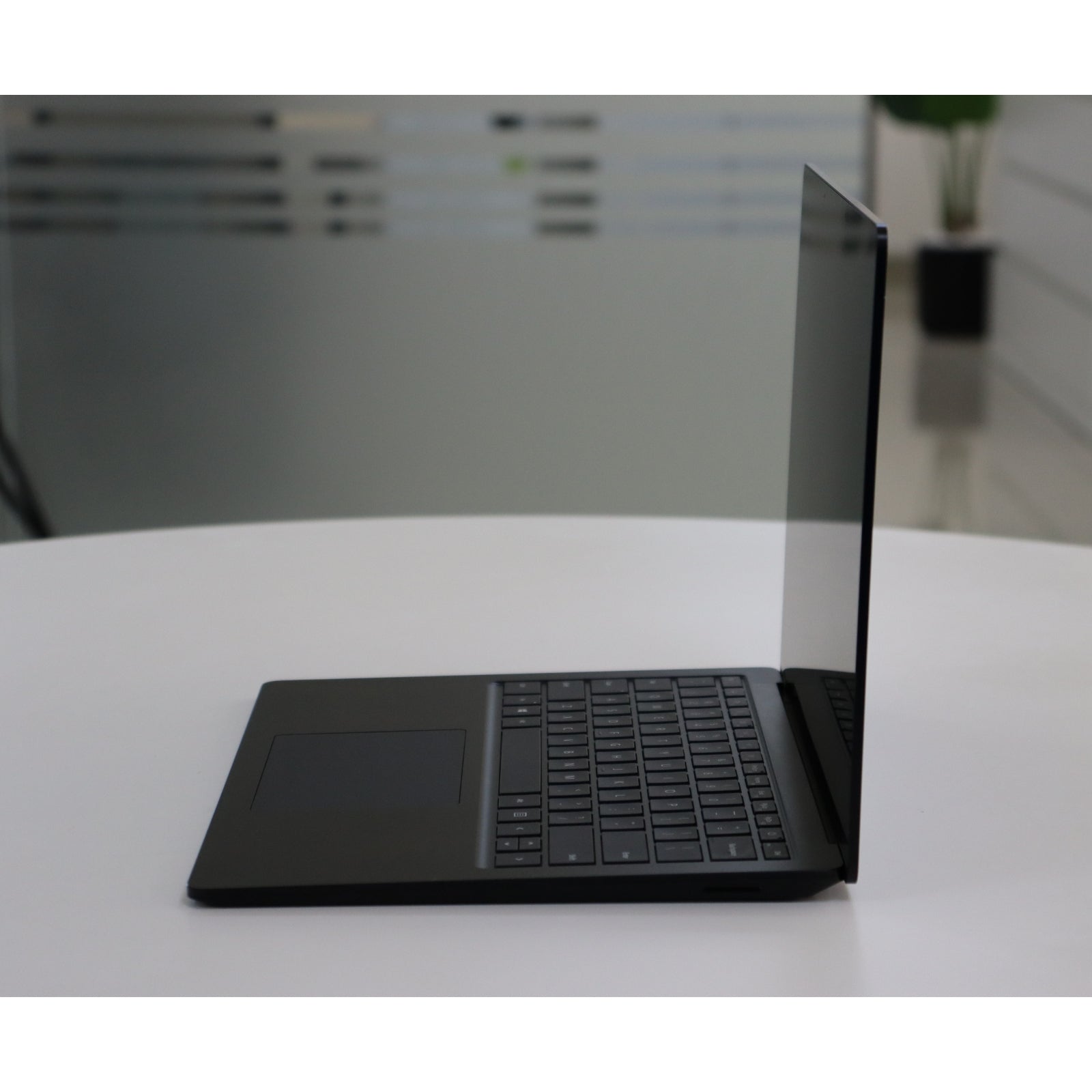 Microsoft Surface Laptop 3: 10th Gen i5, 8GB RAM, 256GB SSD, SN:18629