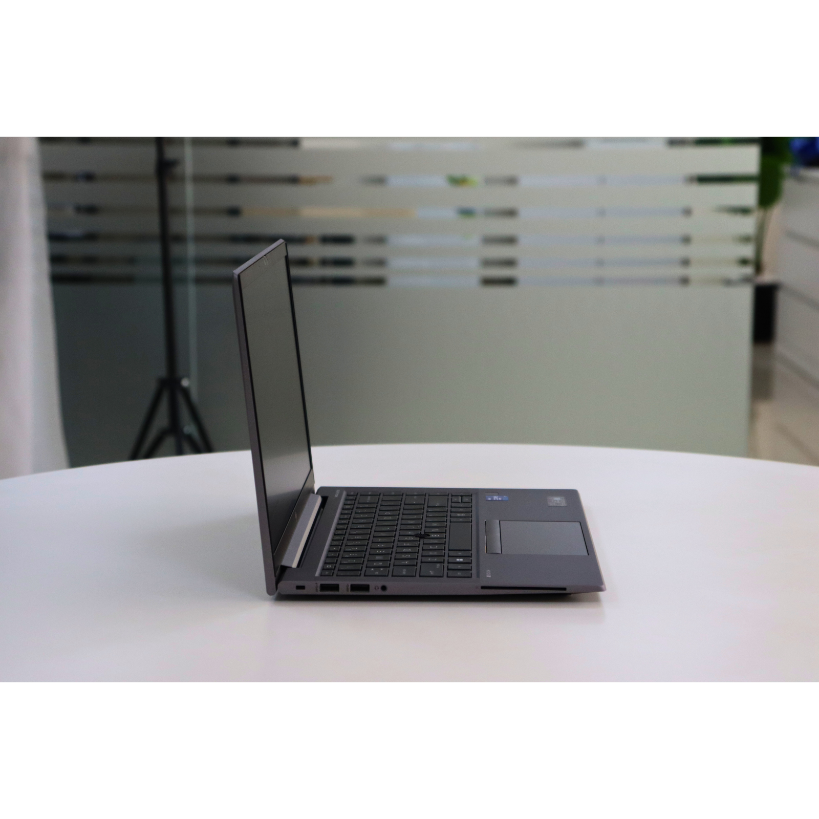 HP ZBOOK FIREFLY 14 G8: 11th Gen i7, 16GB RAM, 256GB SSD, SN:98756