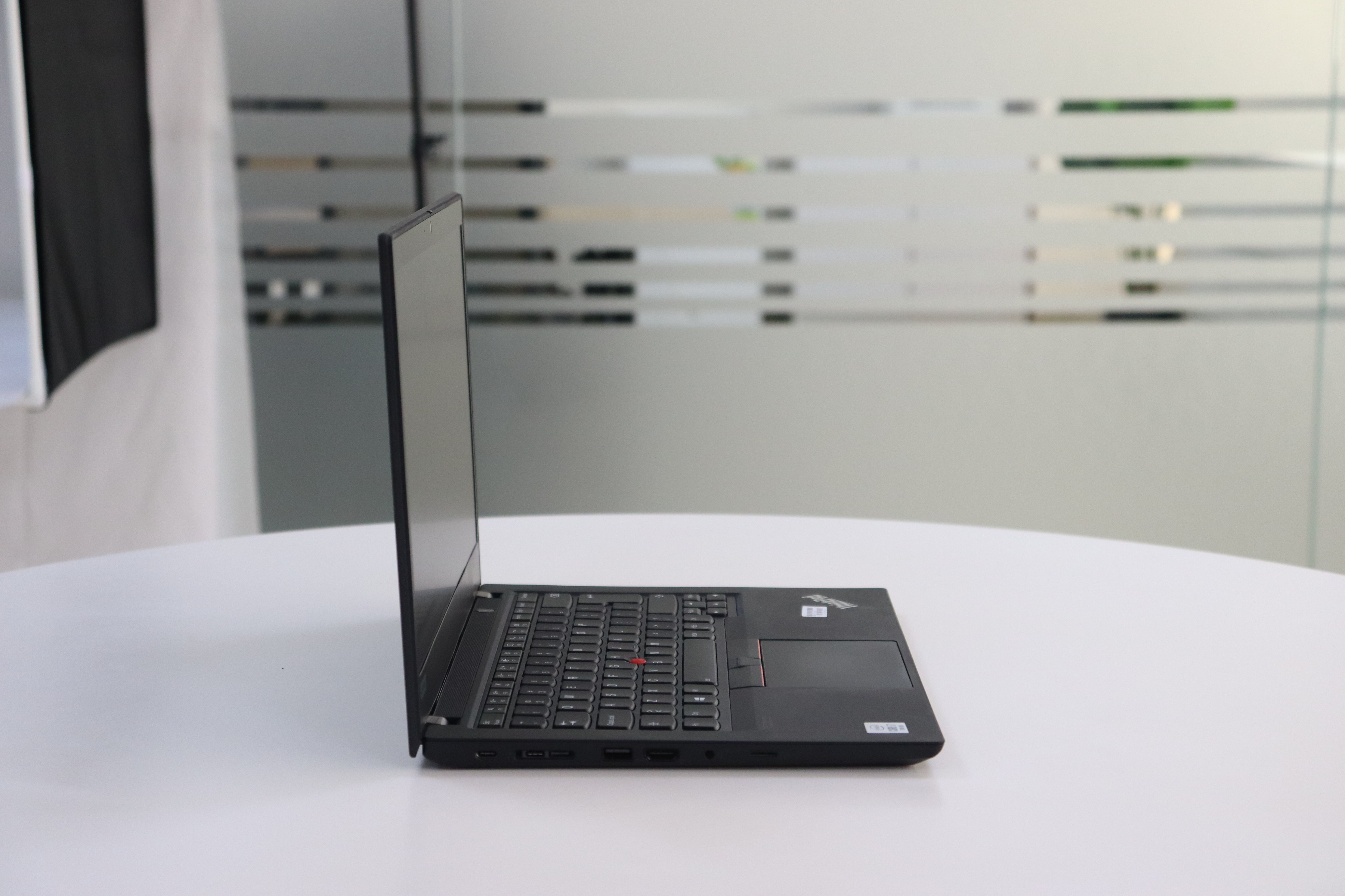 LENOVO THINKPAD T14 GEN 1: Intel Core i7, 10th Gen, 32GB RAM, 512GB SSD SN:00617