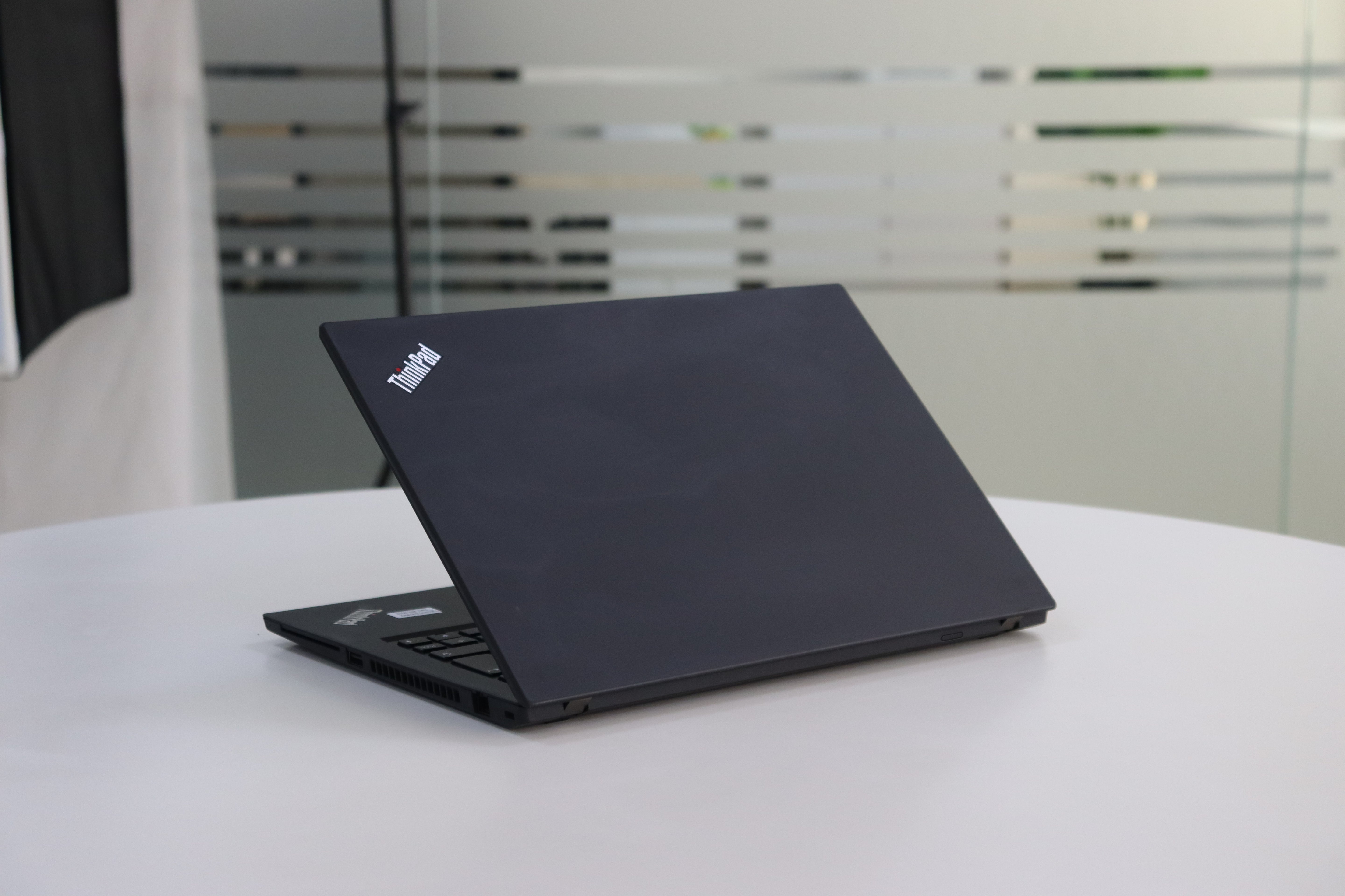 LENOVO THINKPAD T14 GEN 1: Intel Core i7, 10th Gen, 32GB RAM, 512GB SSD SN:00617