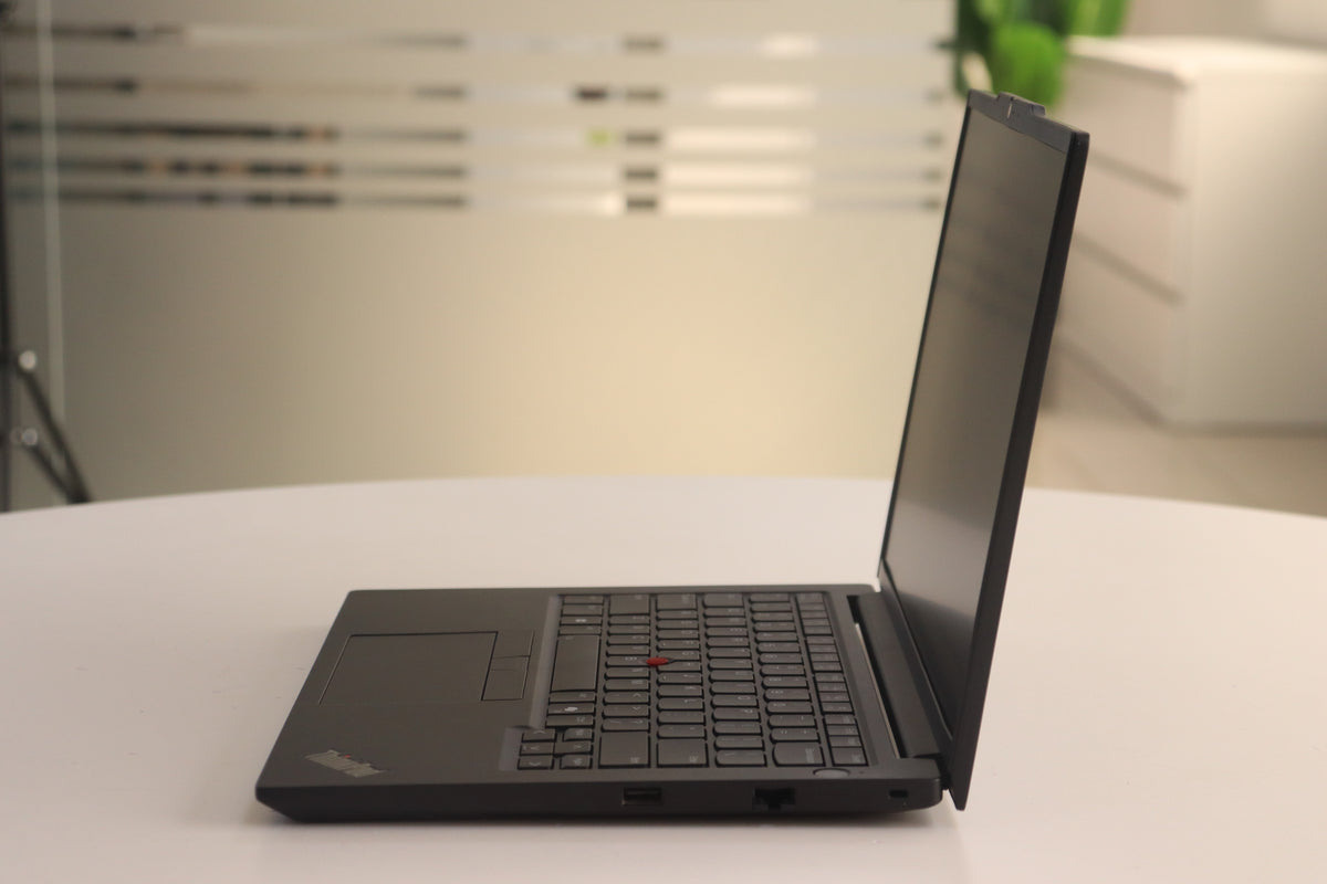 Lenovo THINKPAD E14 GEN 6: AMD RYZEN 3, 8 GB RAM, 256 GB SSD