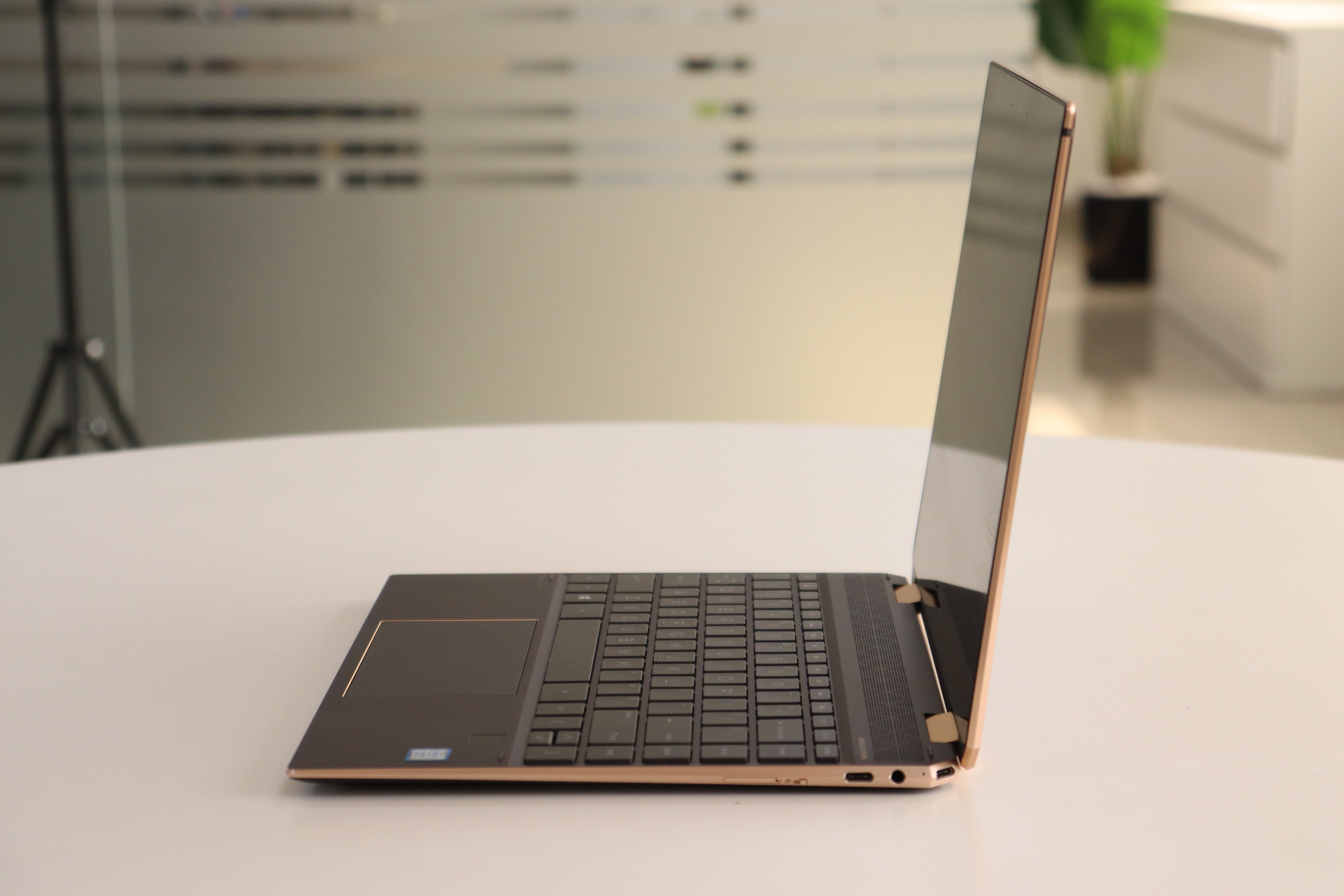 HP SPECTRE X360 13: 8th Gen i7, 16 GB RAM, 256 GB SSD, SN:60857 product photo 3