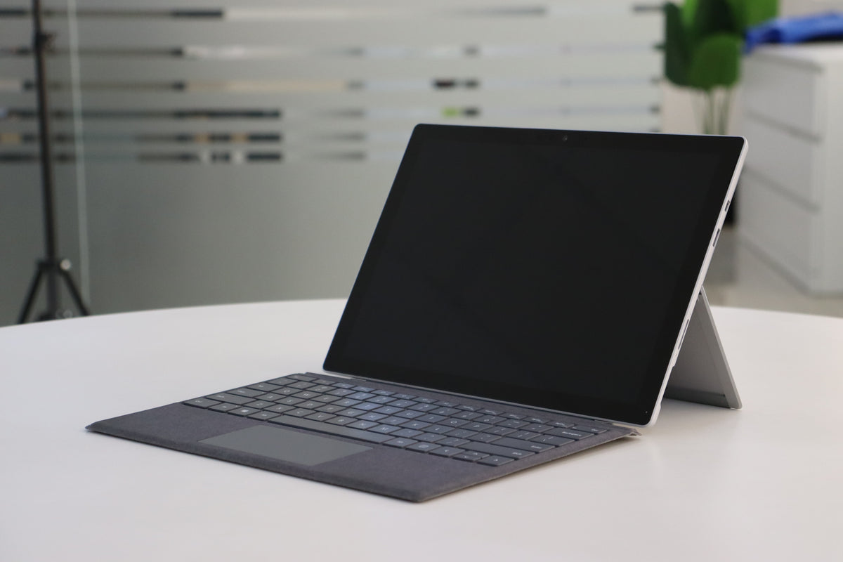 MICROSOFT SURFACE PRO 5 SN:69945 right front angle