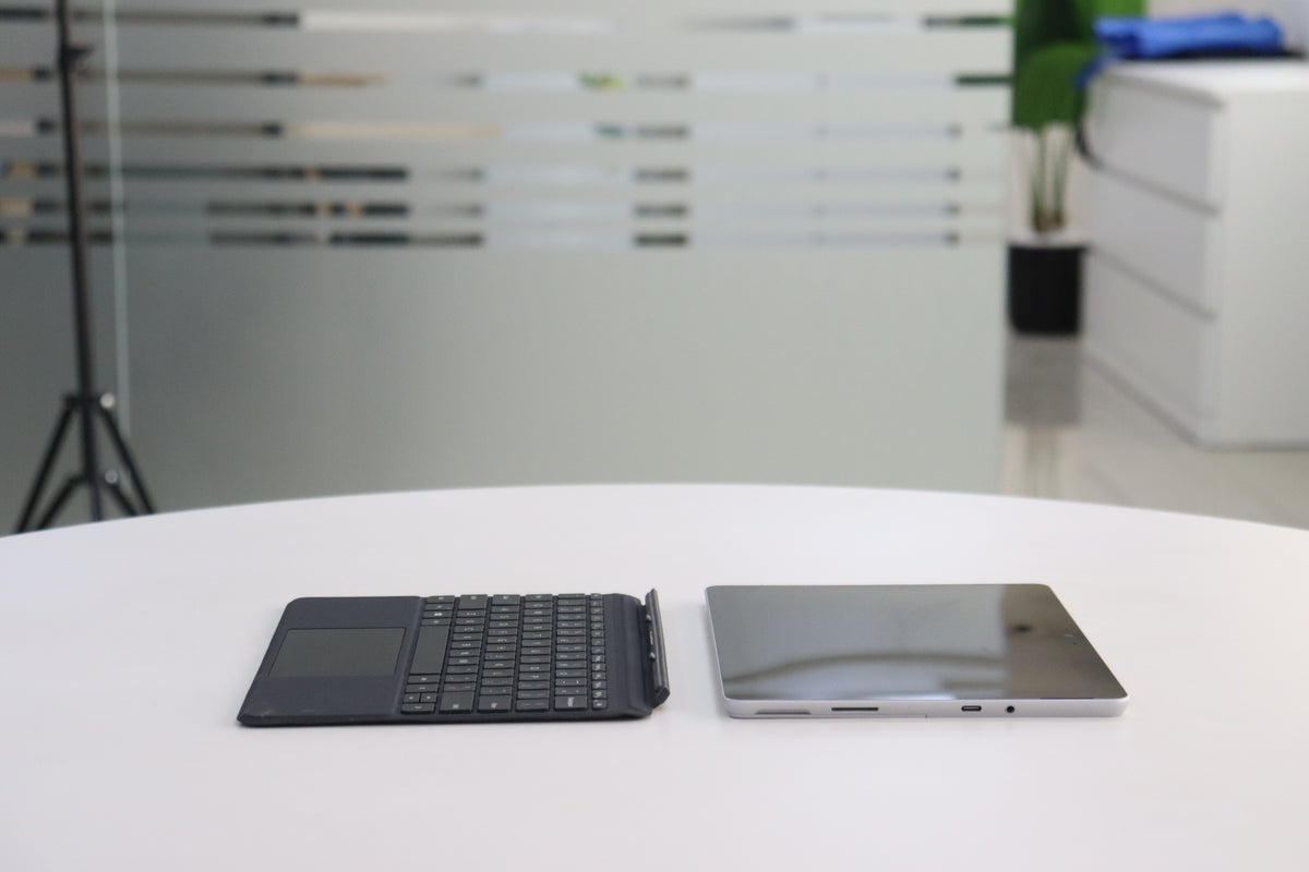 MICROSOFT SURFACE GO SN:76436 detached keyboard view