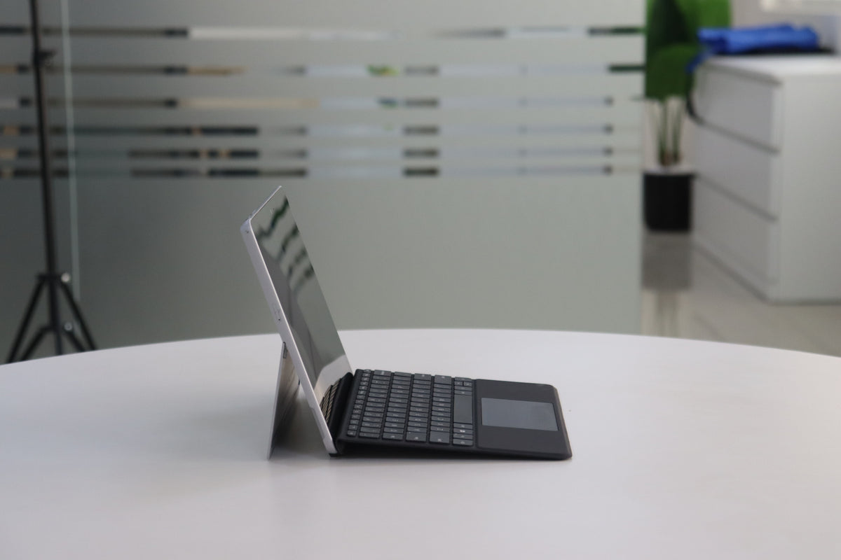 MICROSOFT SURFACE GO SN:76436 left side view