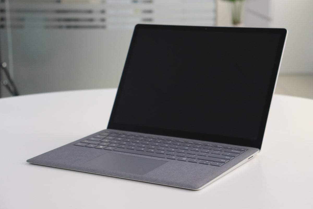 MICROSOFT SURFACE LAPTOP 3 SN:76444 right front angle