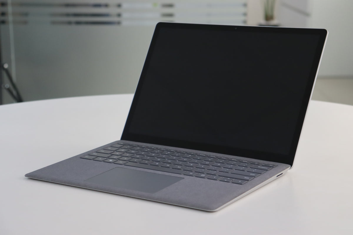 MICROSOFT SURFACE LAPTOP 3 SN:76451 right front angle