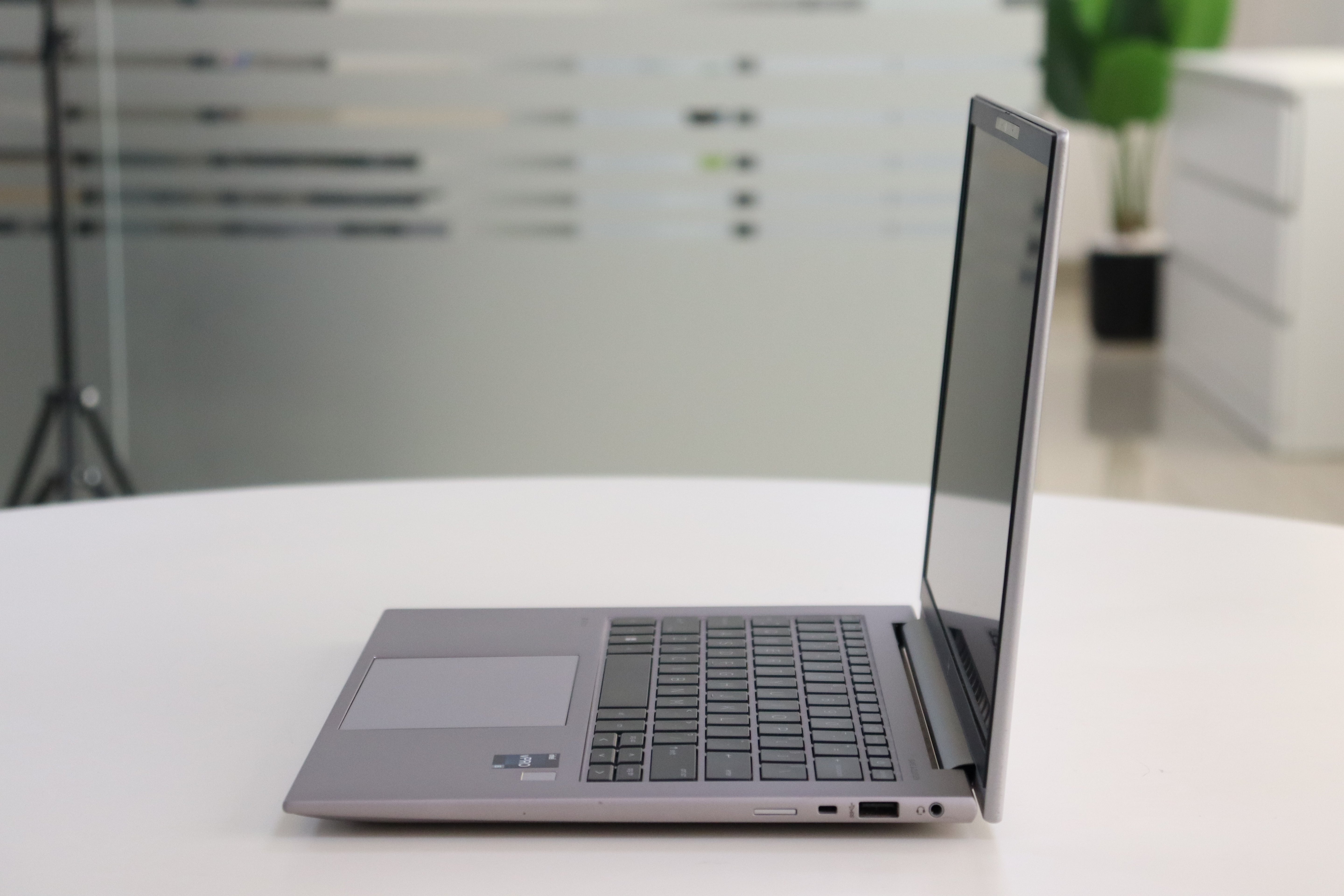 HP ZBook Firefly G10 SN:73504 product photo 3