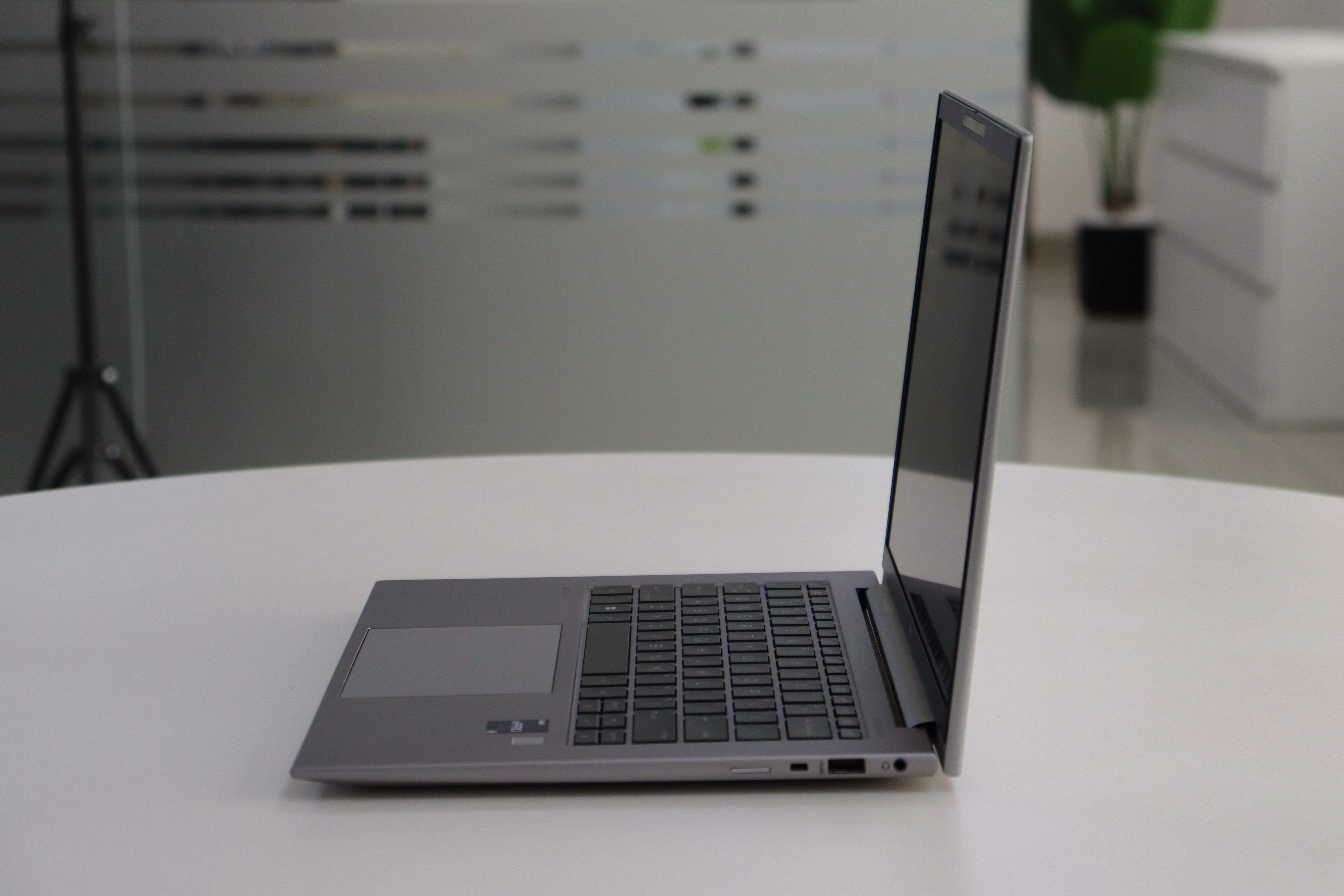 HP ZBook Firefly G10 SN:73516 product photo 3