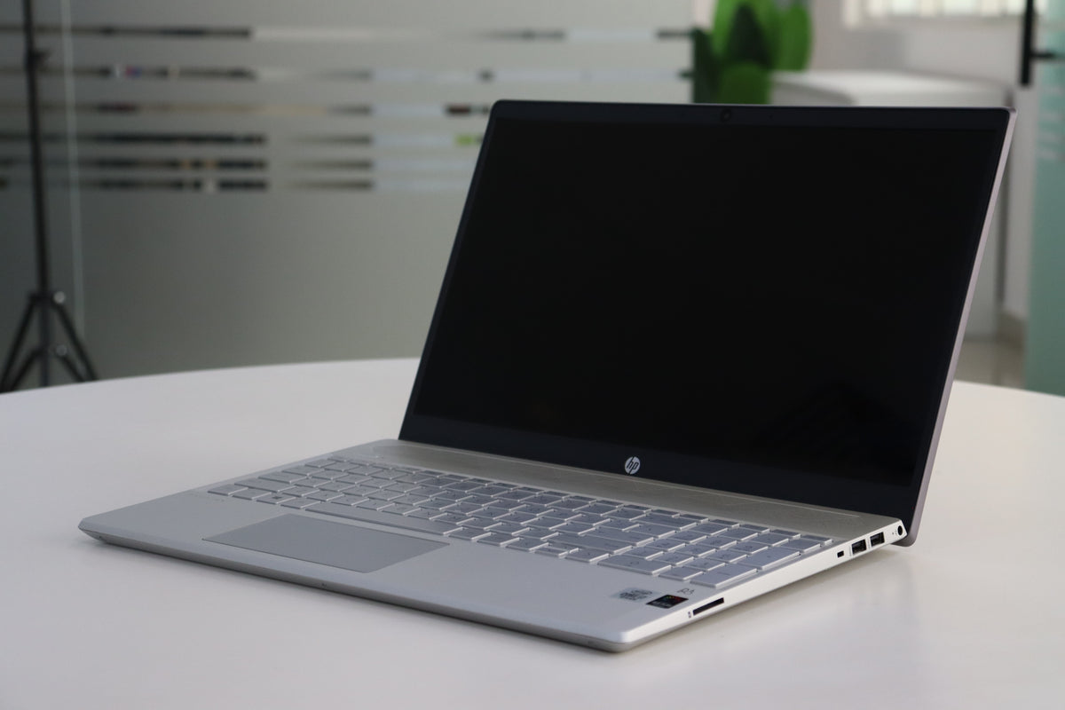 HP Pavilion 15 SN:74564 product photo 2