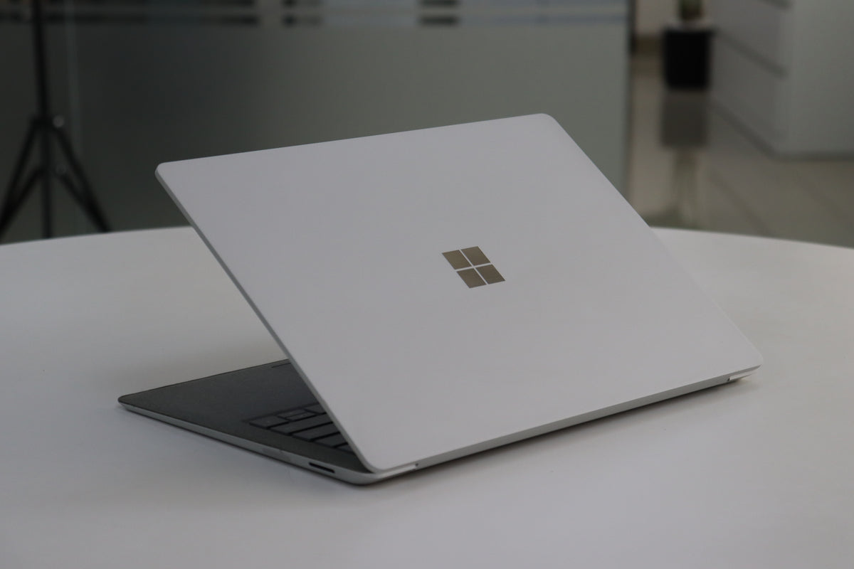 MICROSOFT SURFACE LAPTOP 2 SN:78320 rear right angle