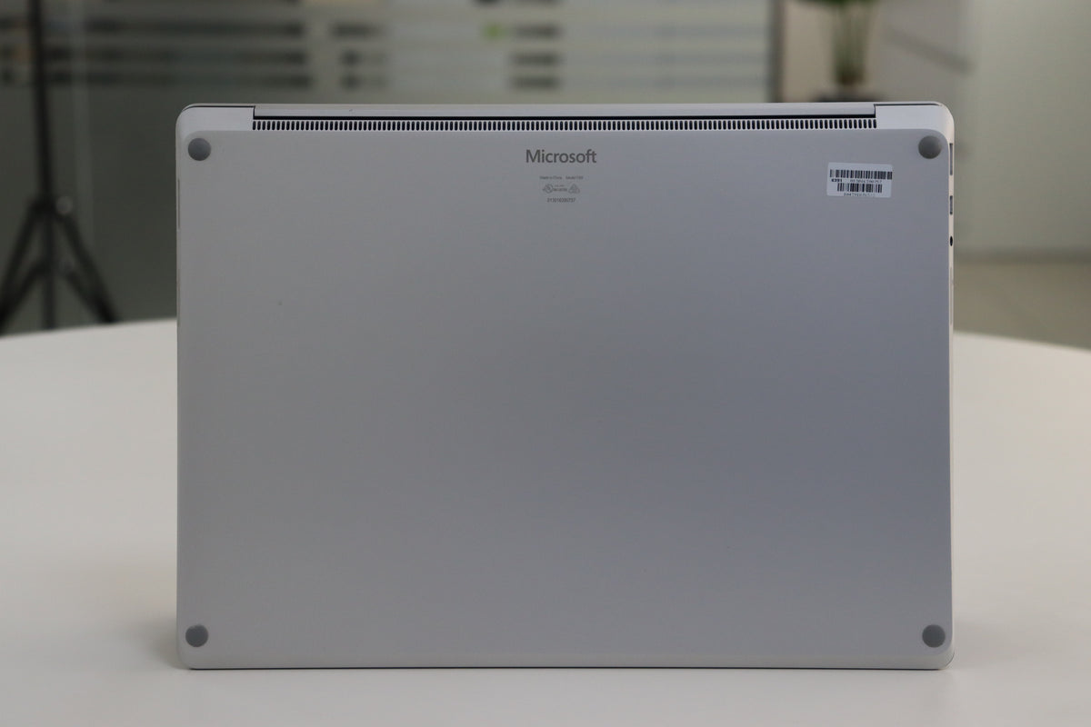 MICROSOFT SURFACE LAPTOP 2 SN:78323 bottom view