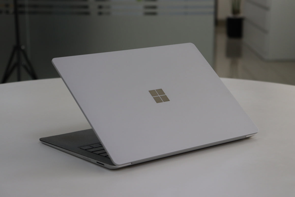 MICROSOFT SURFACE LAPTOP 2 SN:78323 rear right angle