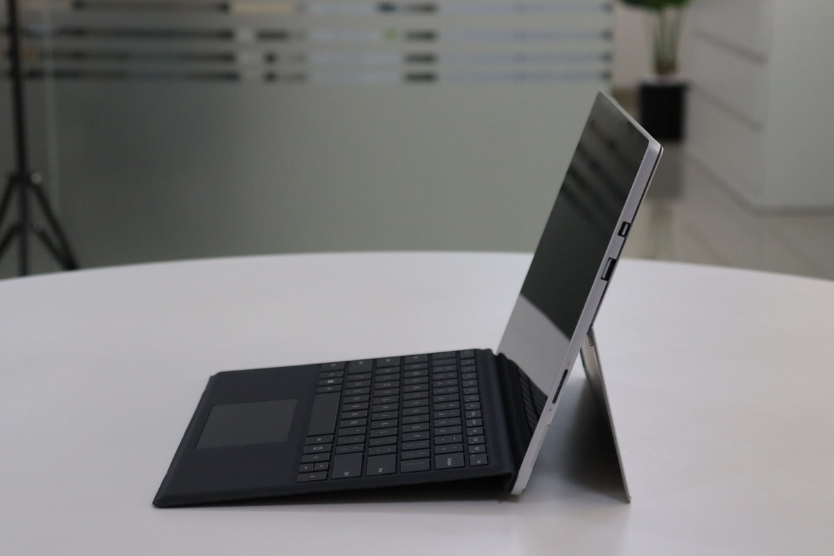 MICROSOFT SURFACE PRO 6 SN:78356 right side view